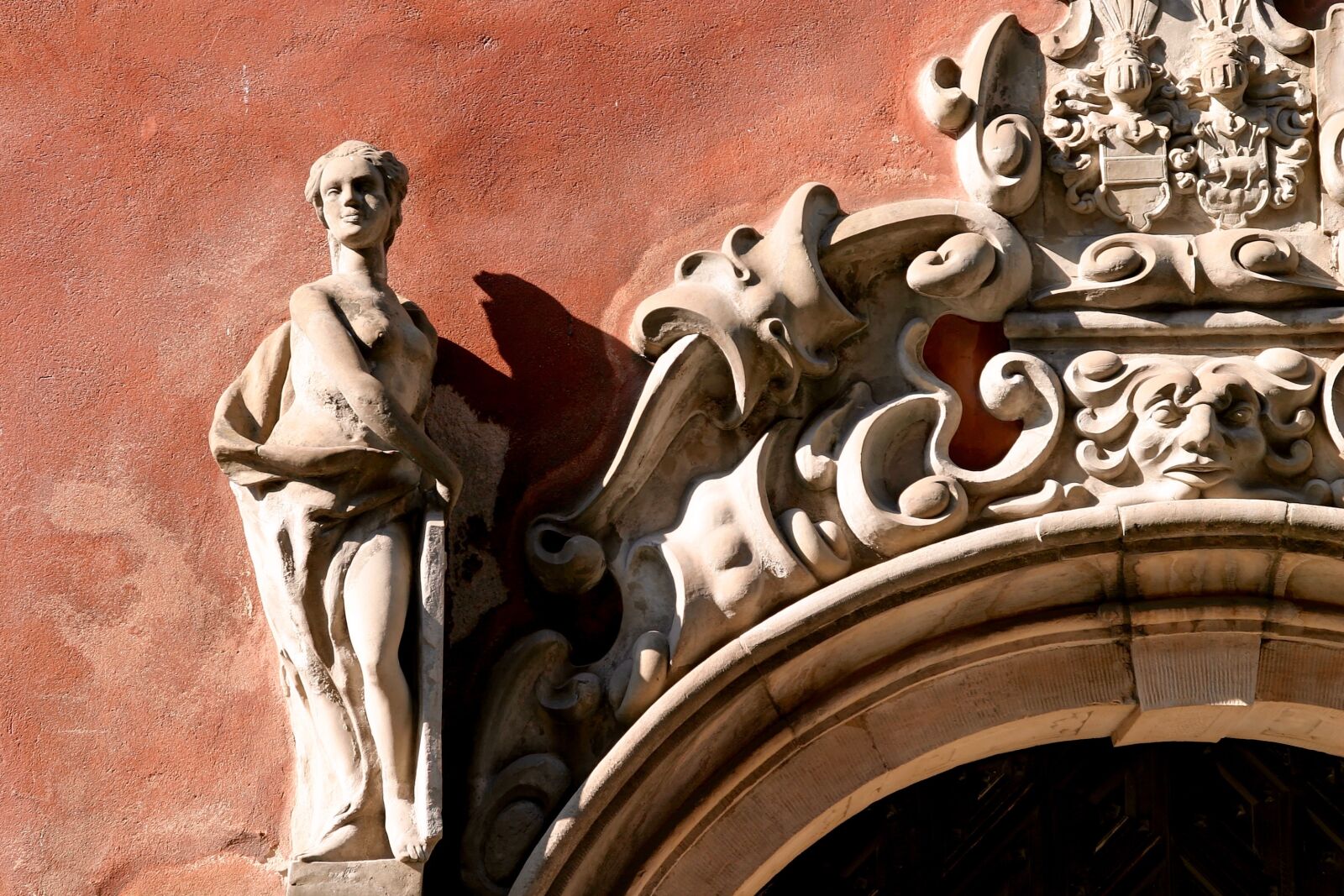 Canon EOS 10D sample photo. Stucco, facade, ornament photography