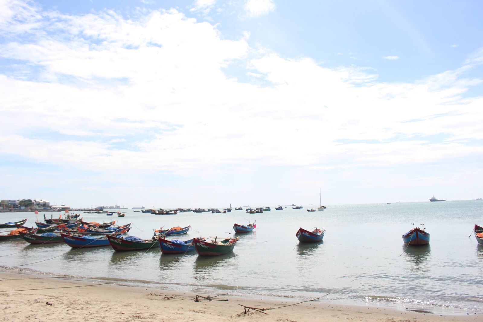 Canon EOS 700D (EOS Rebel T5i / EOS Kiss X7i) sample photo. The sea, the boat photography