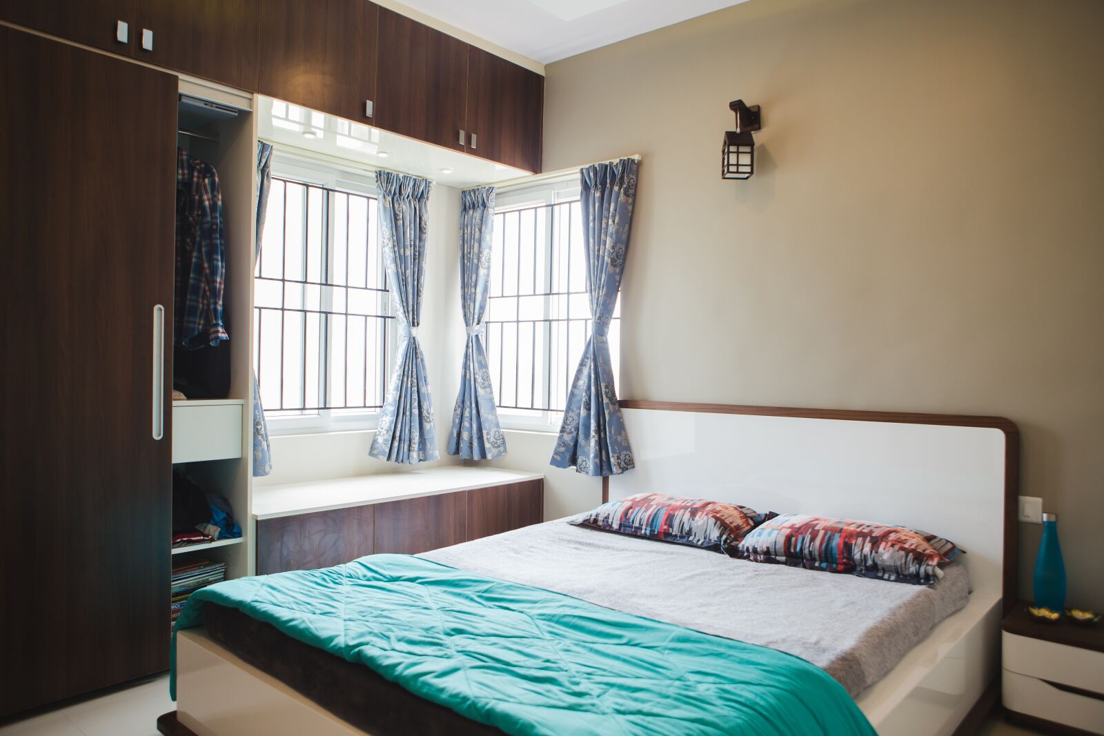 Canon EOS 6D + Canon EF 24-70mm F2.8L USM sample photo. Wardrobe, wardrobe design, bedroom photography