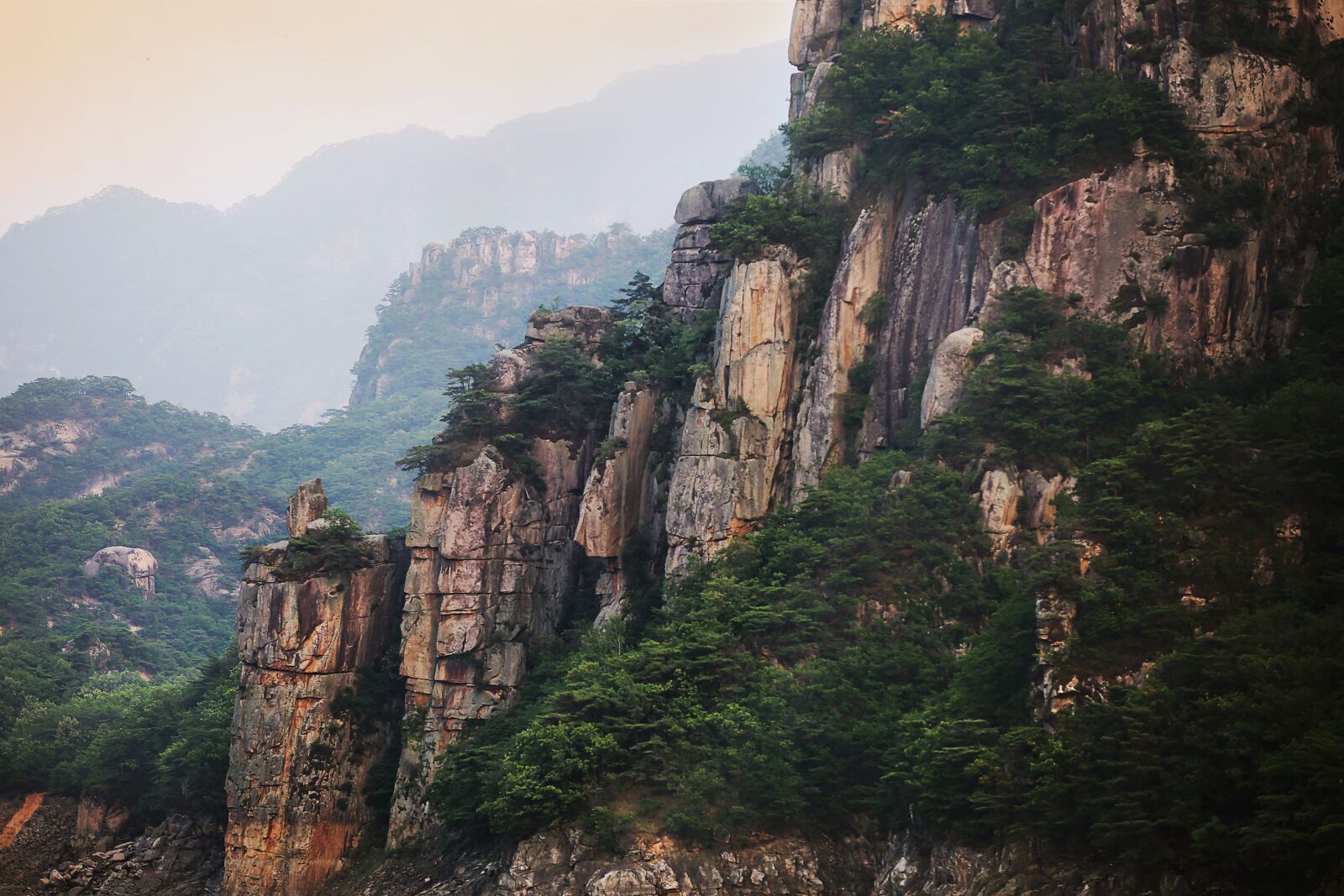 Canon EF 70-200mm F2.8L IS II USM sample photo. Mountain, rock, scenery photography