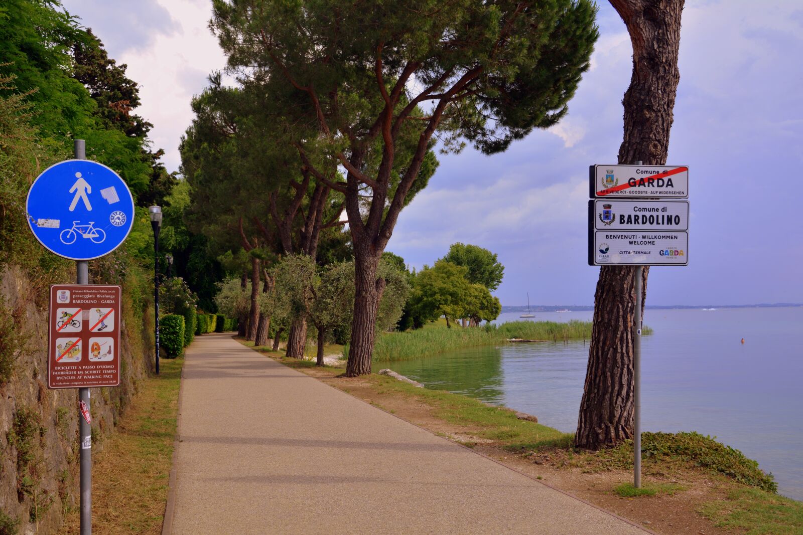 Nikon D7100 sample photo. Track, cycle, lake photography