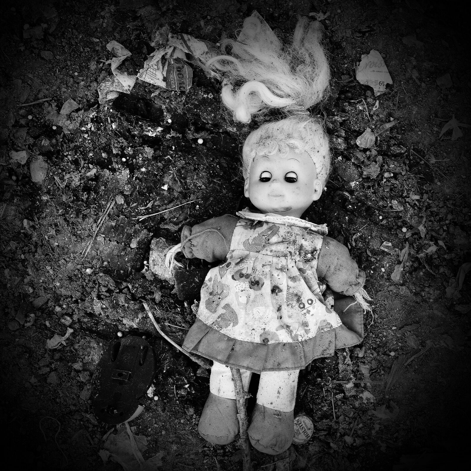 Nikon D3100 sample photo. Black, and, white, decay photography