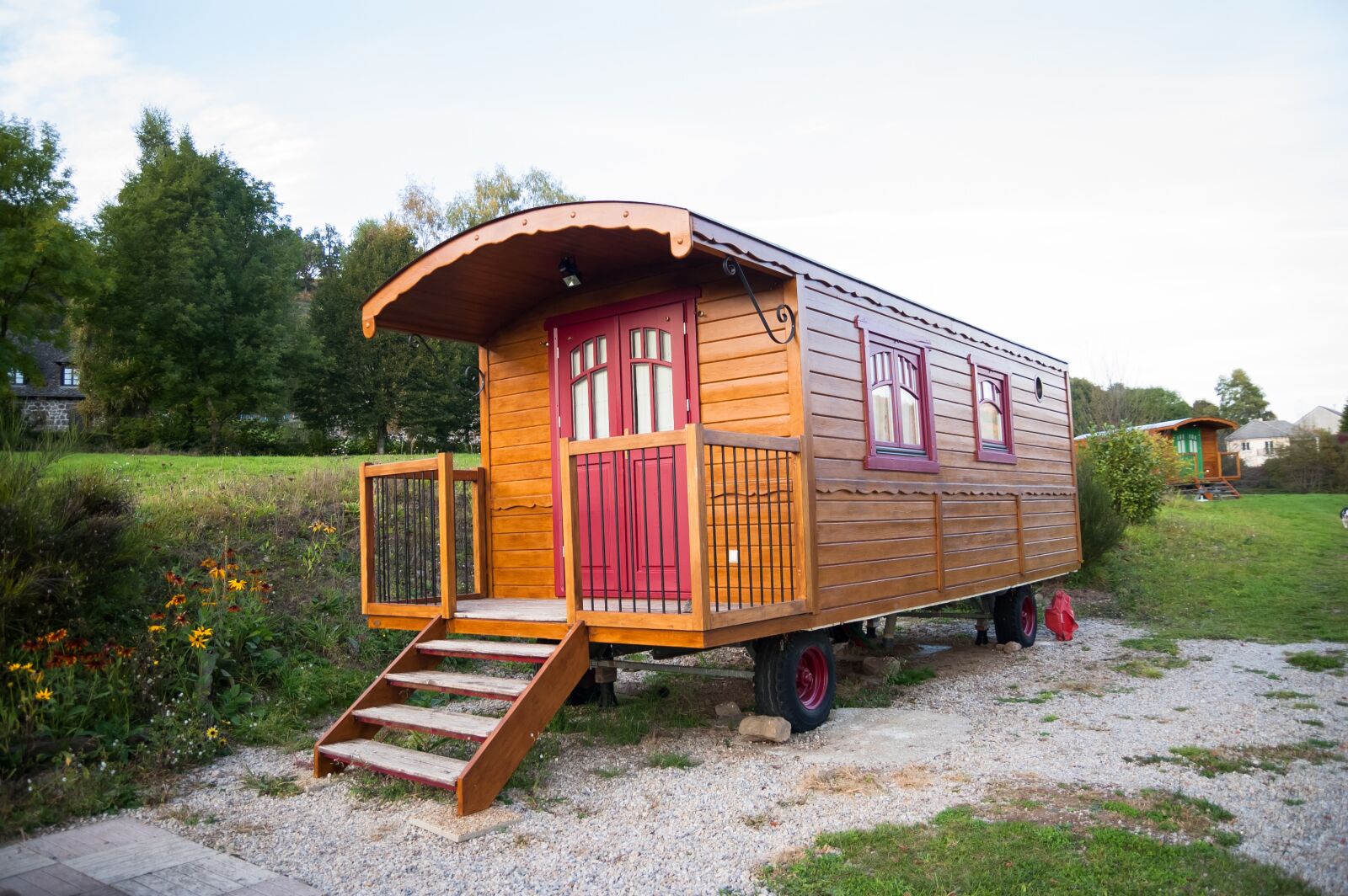 Nikon D40 sample photo. Caravan, housing, atypical photography