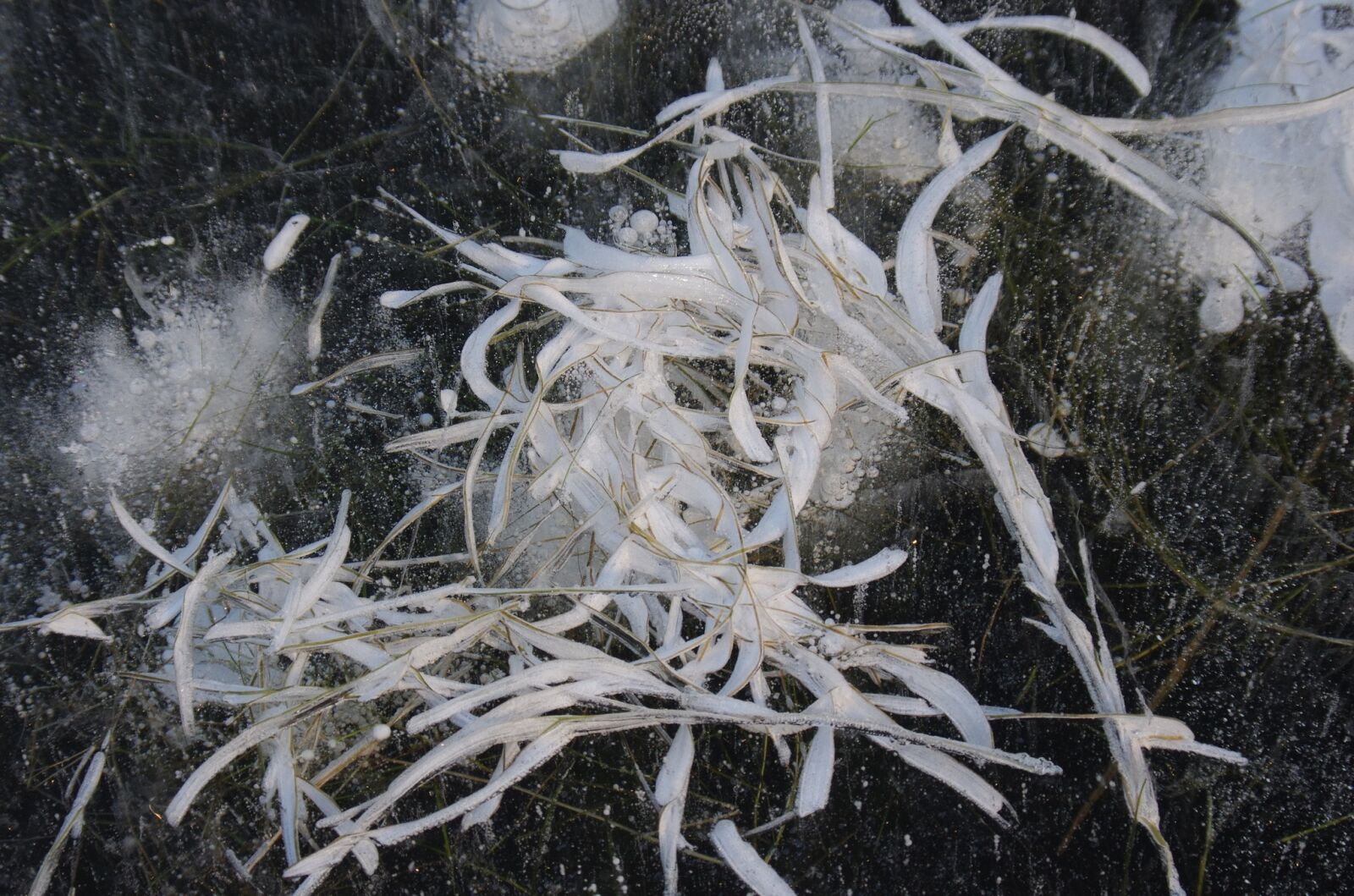 Pentax K-5 sample photo. Winter, ice, lake photography
