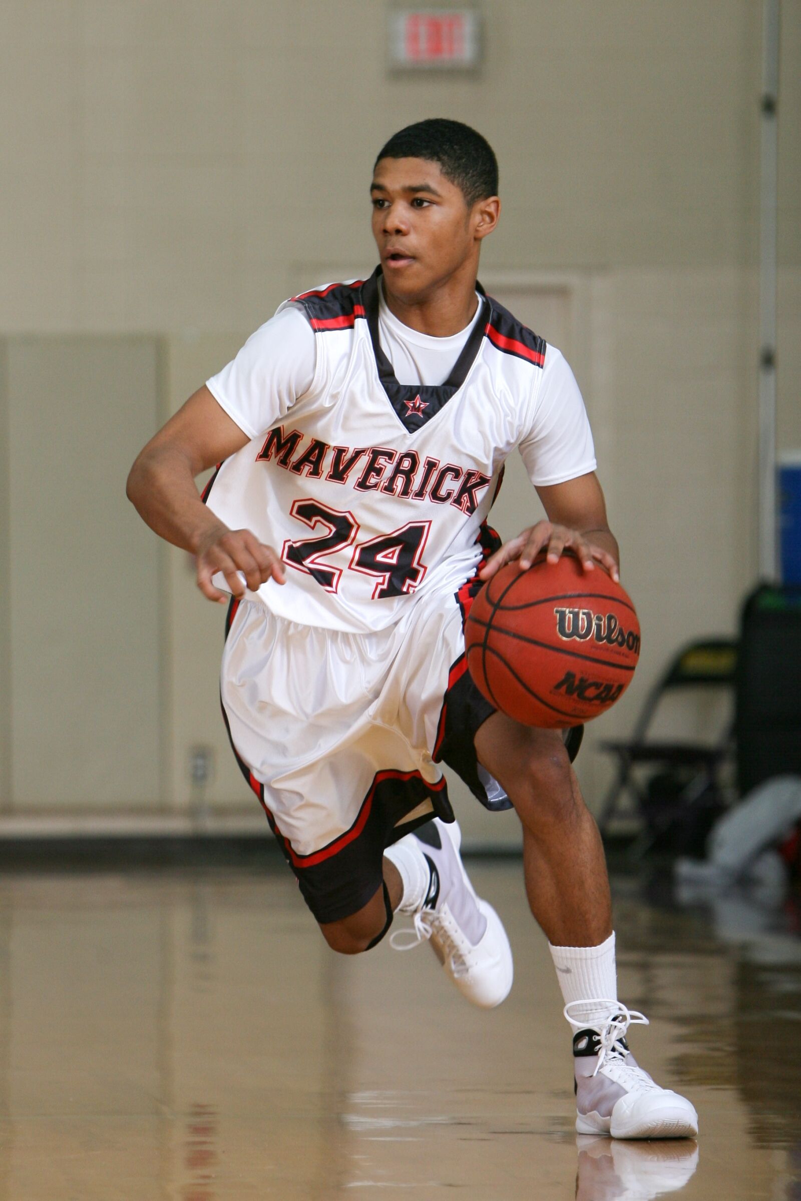 Canon EOS-1D Mark II N sample photo. Basketball, player, game photography