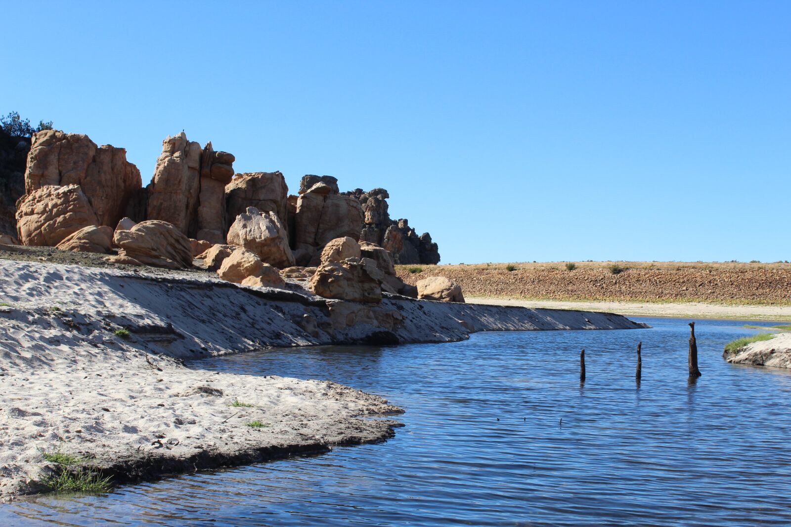 Canon EOS 1300D (EOS Rebel T6 / EOS Kiss X80) sample photo. Dam, water, clear water photography