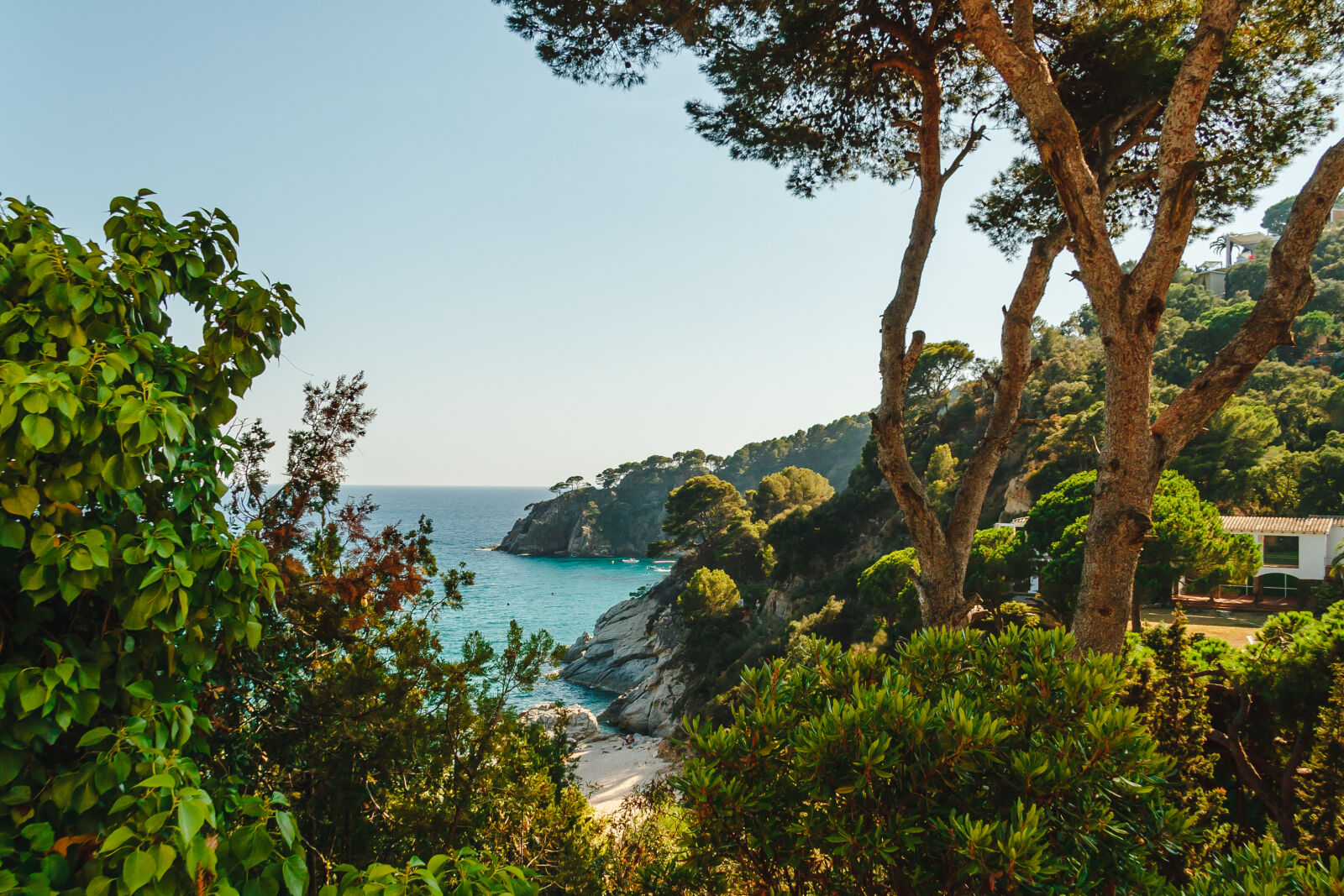 Canon EF-S 17-85mm F4-5.6 IS USM sample photo. Blue, catalonia, coast, costa photography