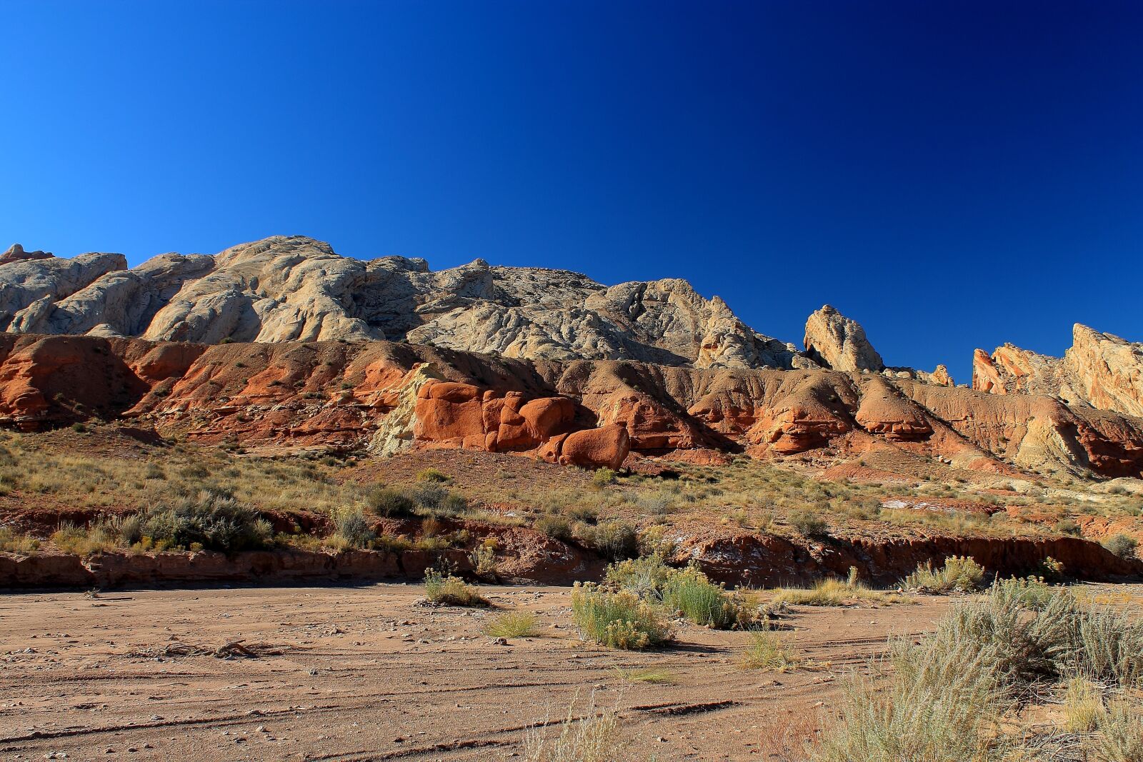 Canon EOS 1100D (EOS Rebel T3 / EOS Kiss X50) sample photo. Utah, badlands, desert photography