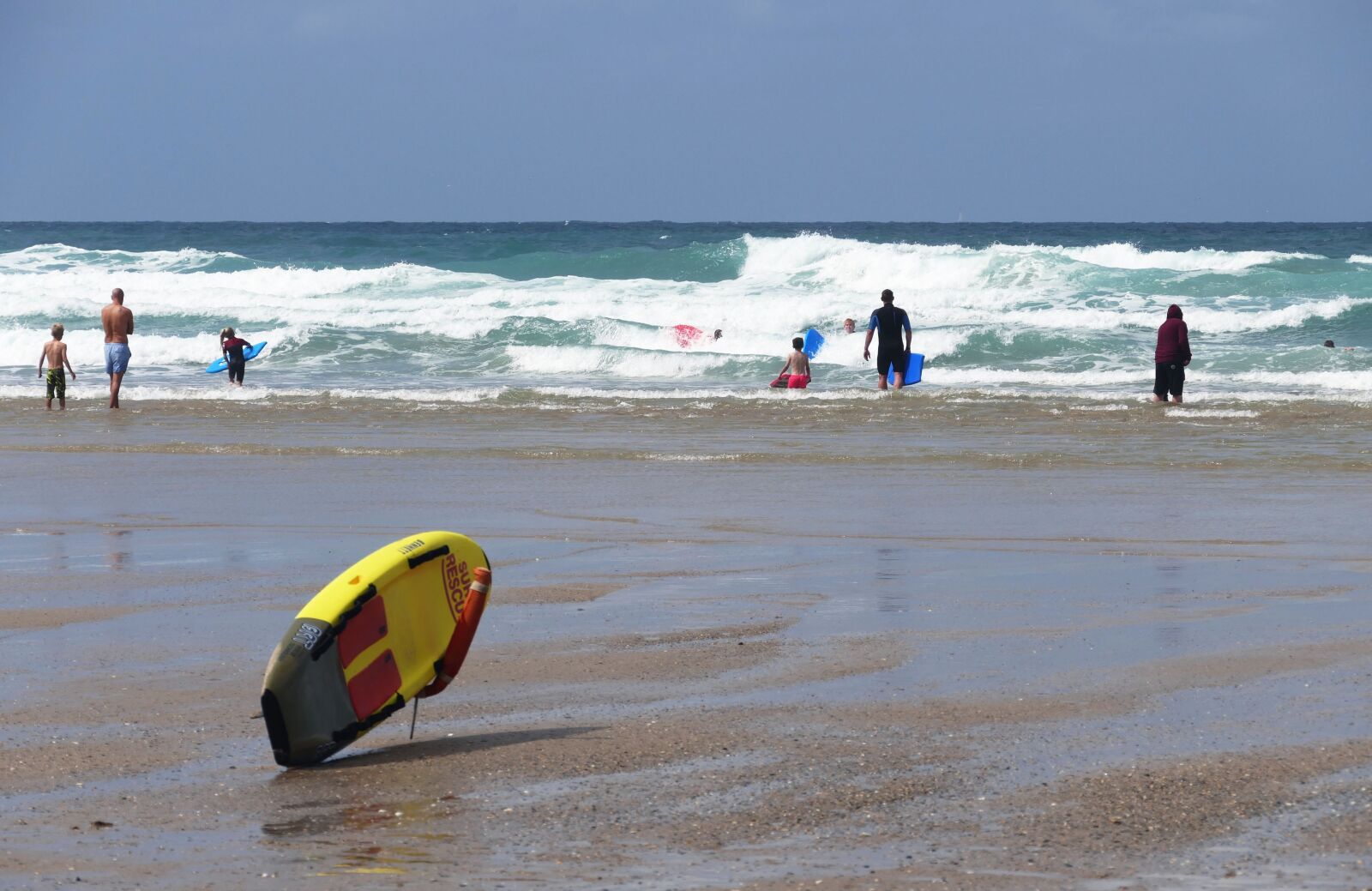 Panasonic Lumix DMC-FZ1000 sample photo. Beach, surf board, surf photography