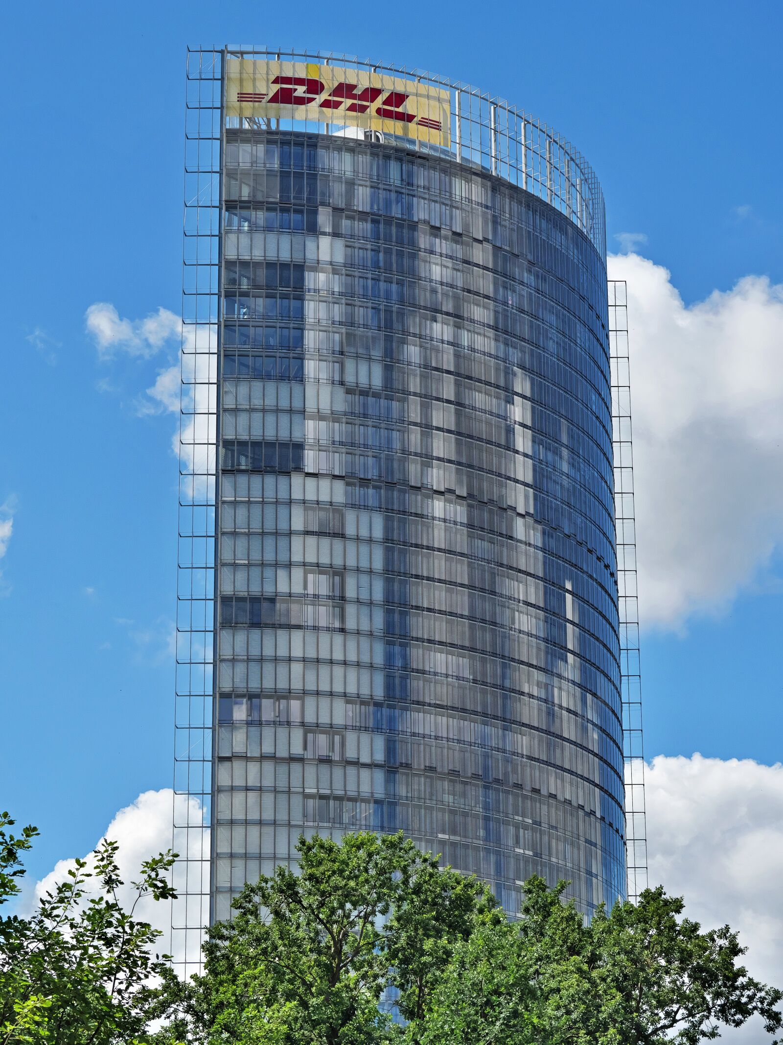 Panasonic Lumix DC-G9 sample photo. Bonn, posttower, skyscraper photography