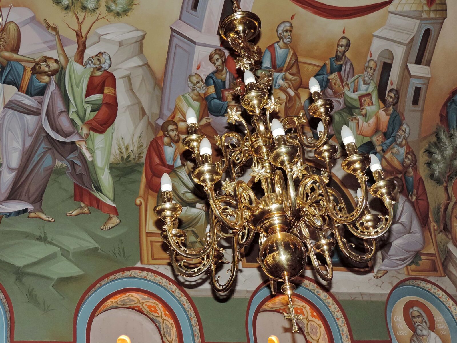 Nikon Coolpix P520 sample photo. Chandelier, religion, decoration, gold photography