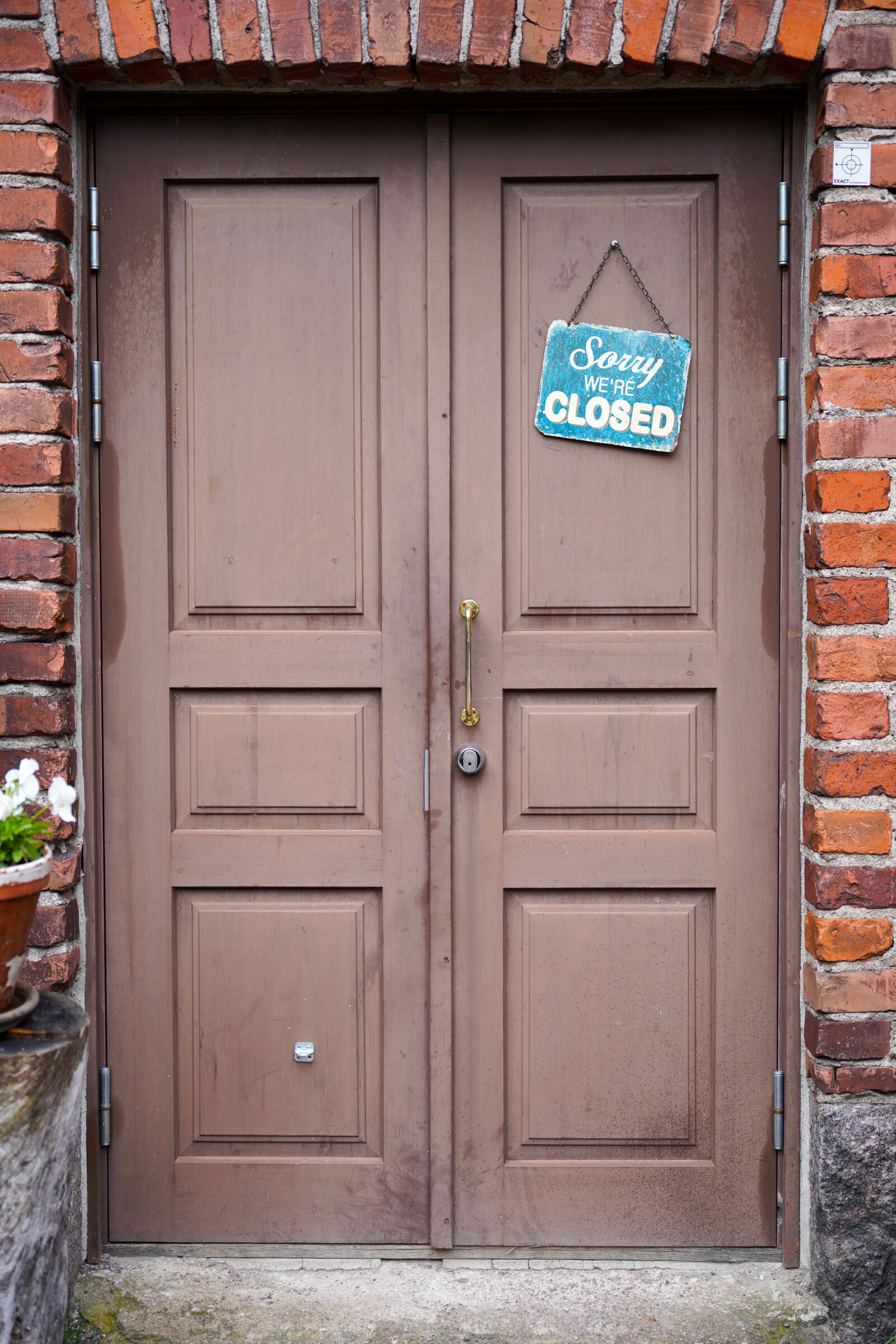 Sony a7R IV sample photo. Closed sign doorway photography