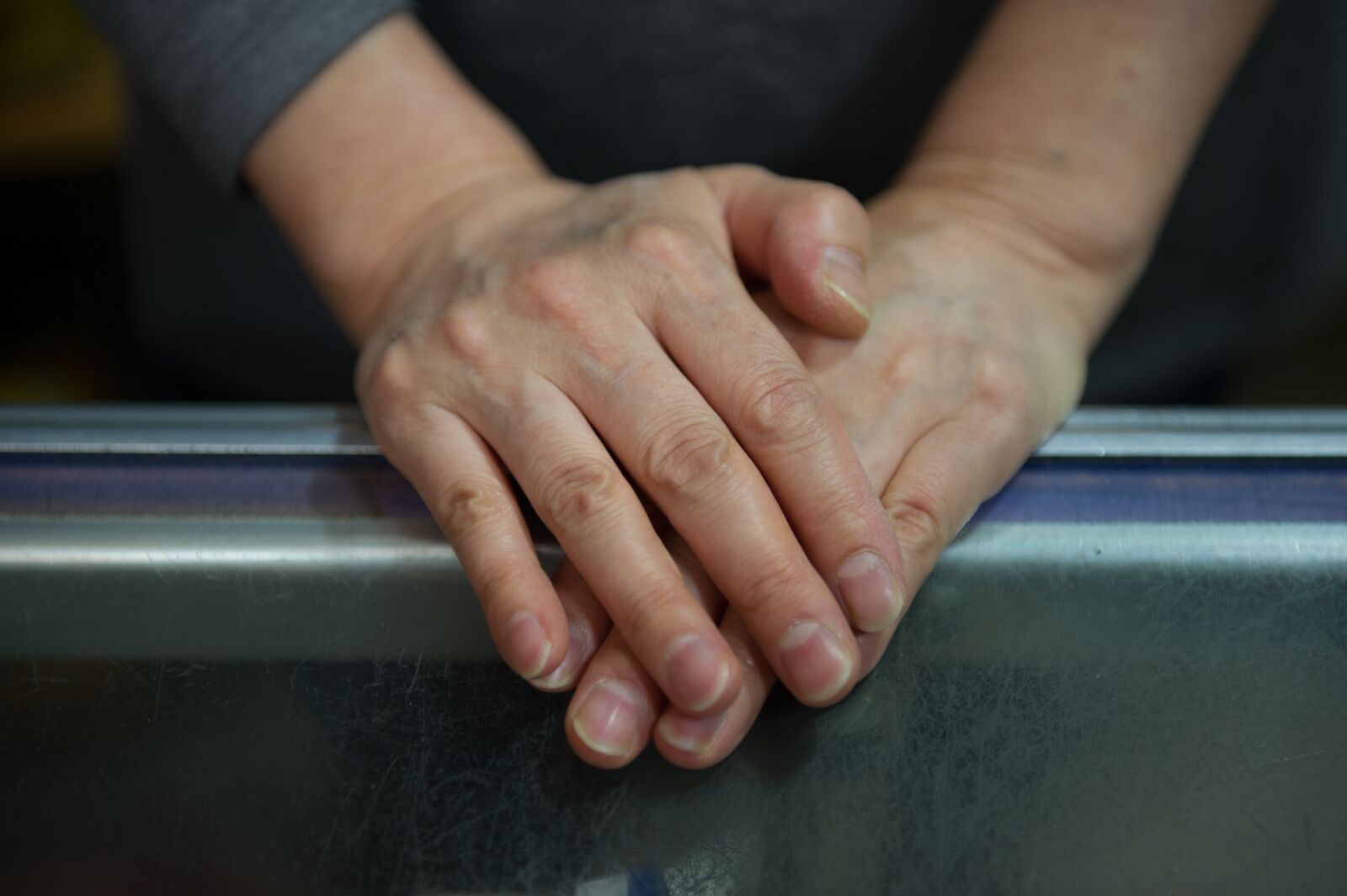 Nikon D3S sample photo. Hand, women's, age photography