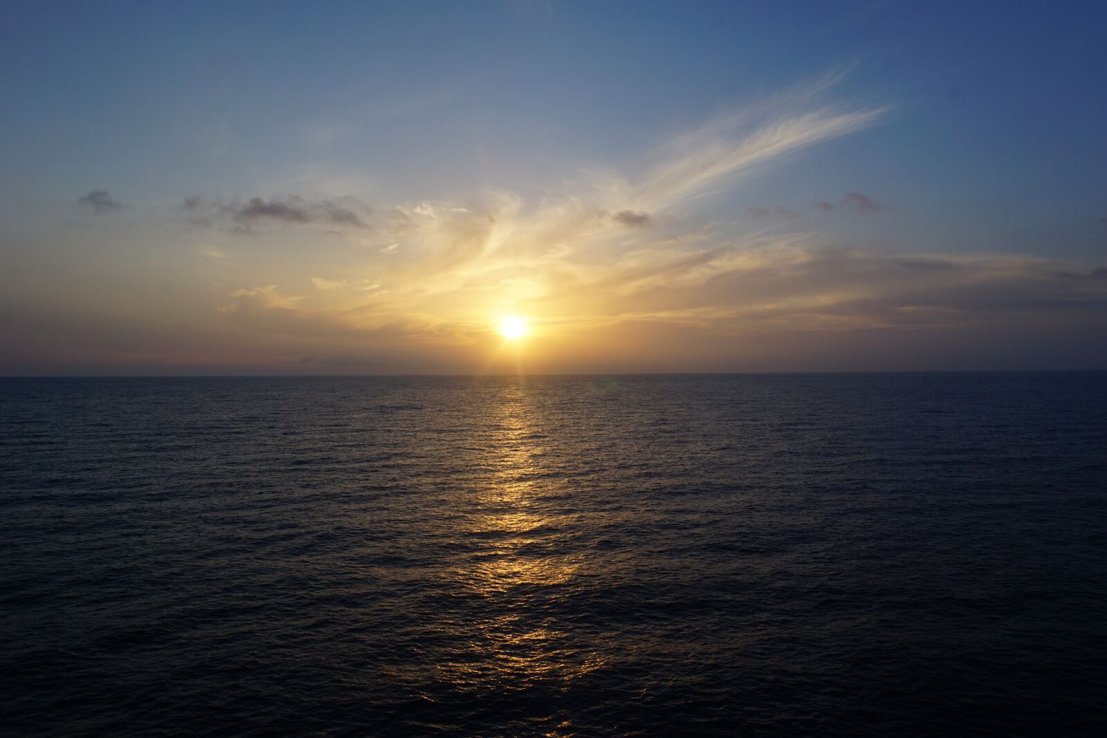 Sony a5100 sample photo. Dawn, good morning, sea photography