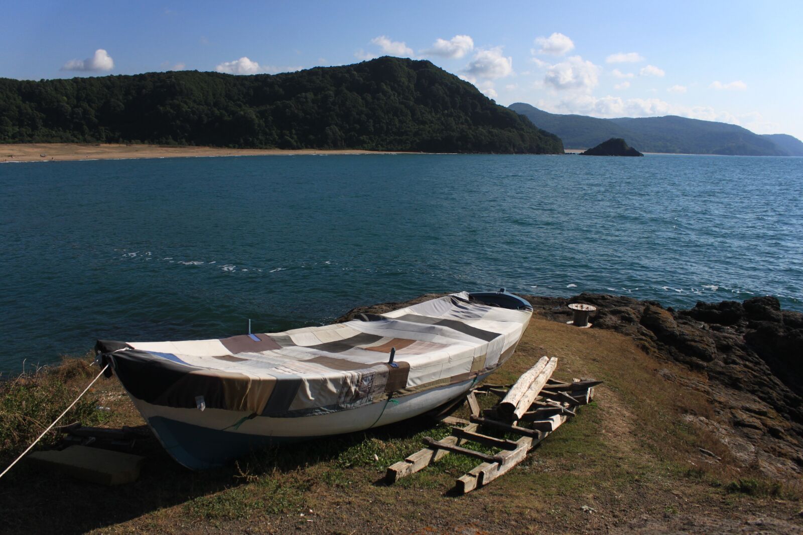 Canon EOS 500D (EOS Rebel T1i / EOS Kiss X3) sample photo. Boat, marine, landscape photography