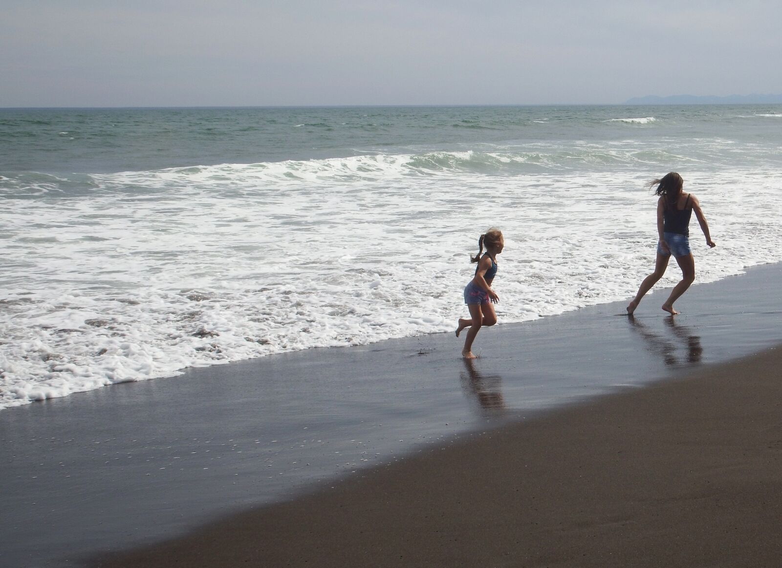 Fujifilm FinePix S1 sample photo. The pacific ocean, wave photography