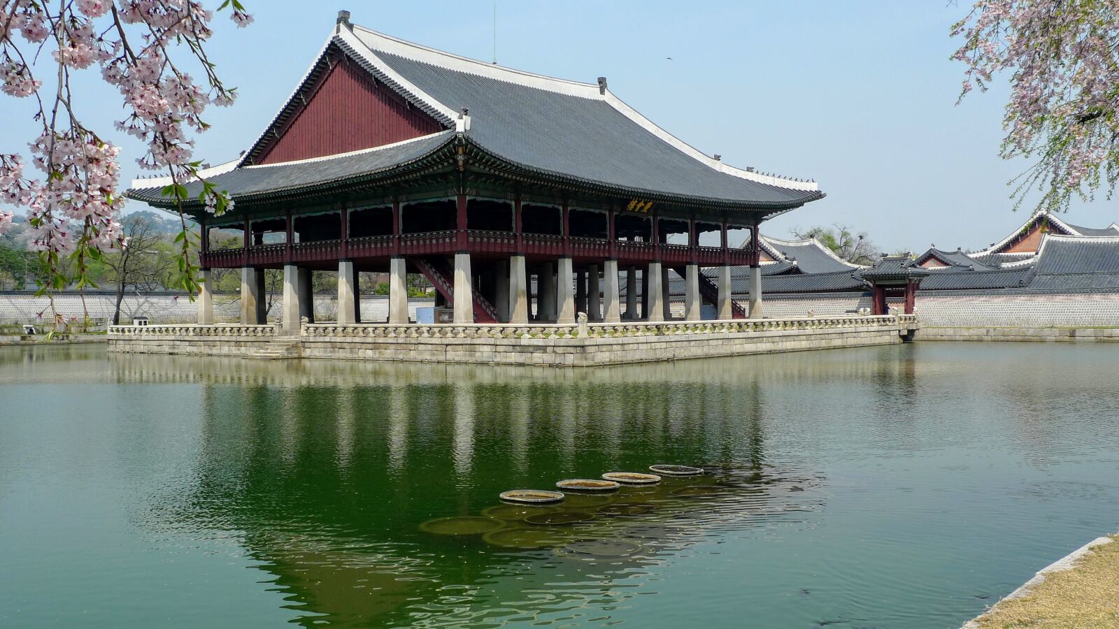 Panasonic Lumix DMC-LX3 sample photo. Korea, seoul, temple photography