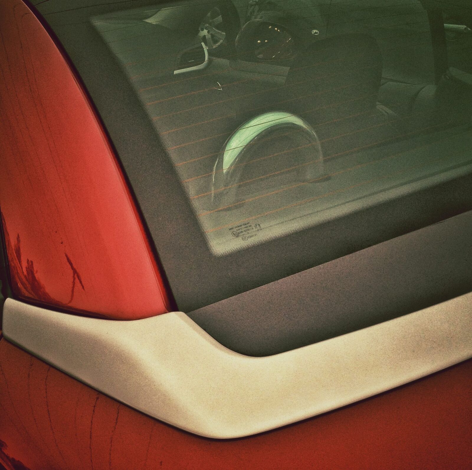 Apple iPhone 4S sample photo. Auto, red, contour photography