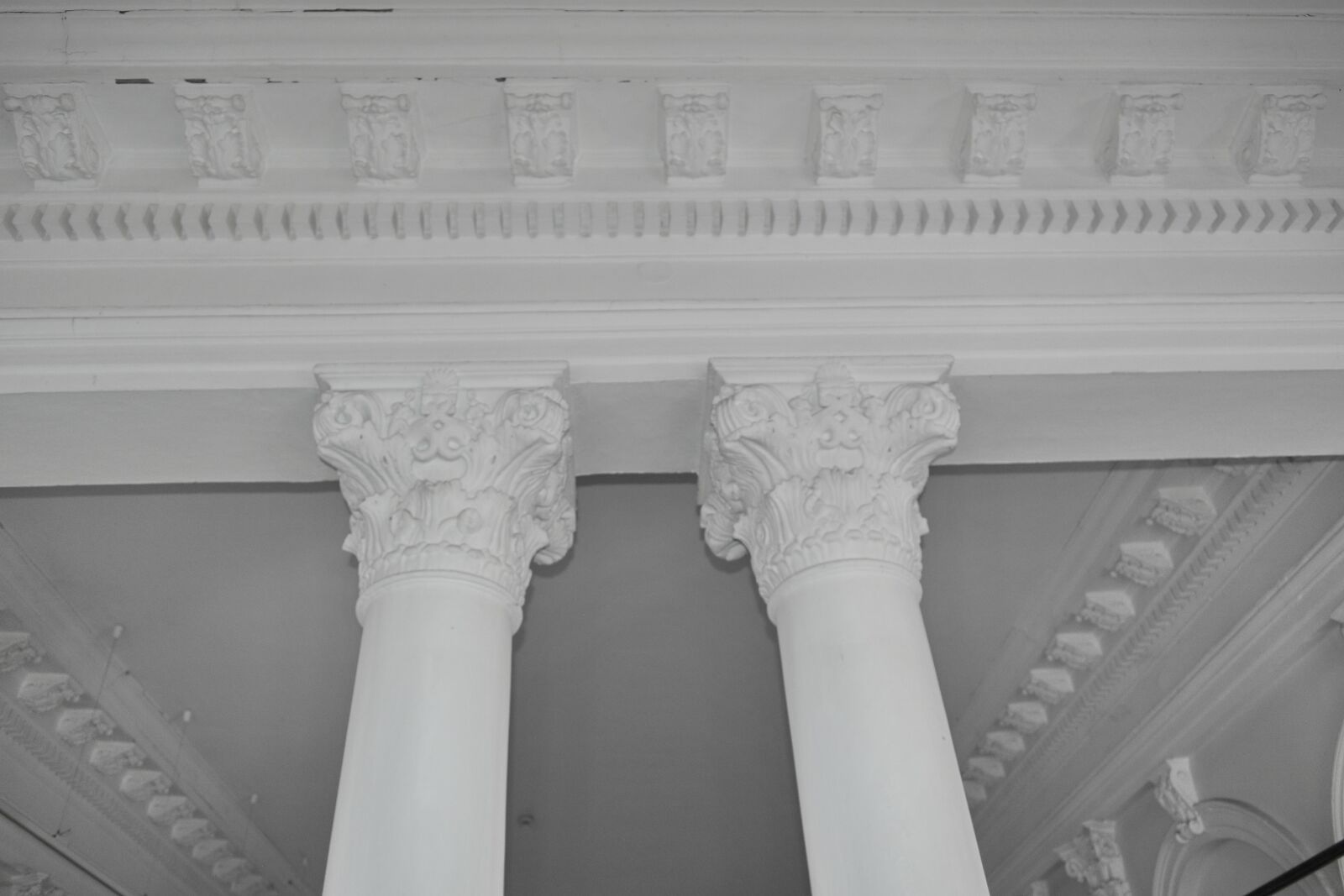 Nikon D5500 sample photo. Black and white, interior photography