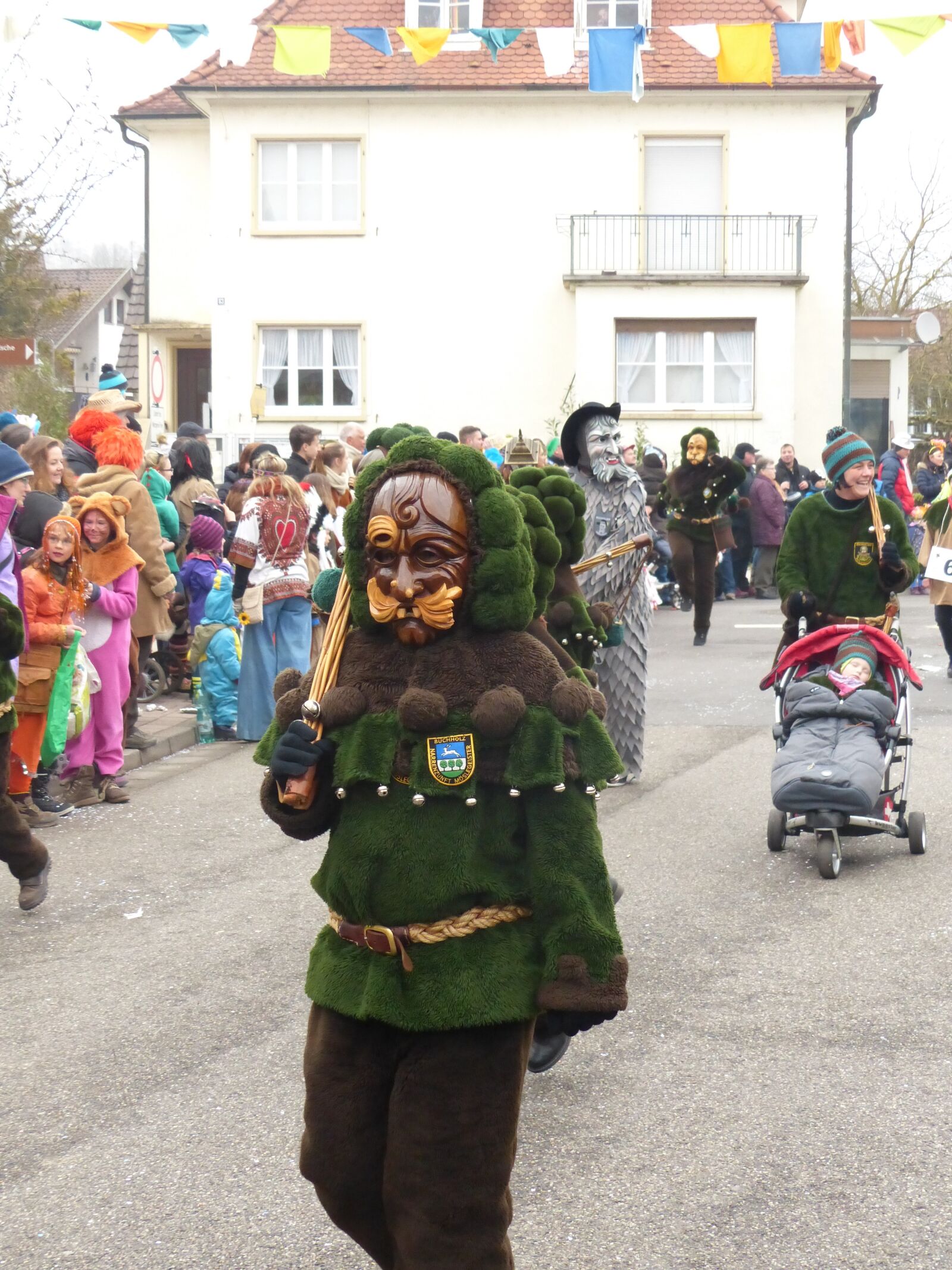Panasonic Lumix DMC-FZ200 sample photo. Shrove monday, carnival parade photography