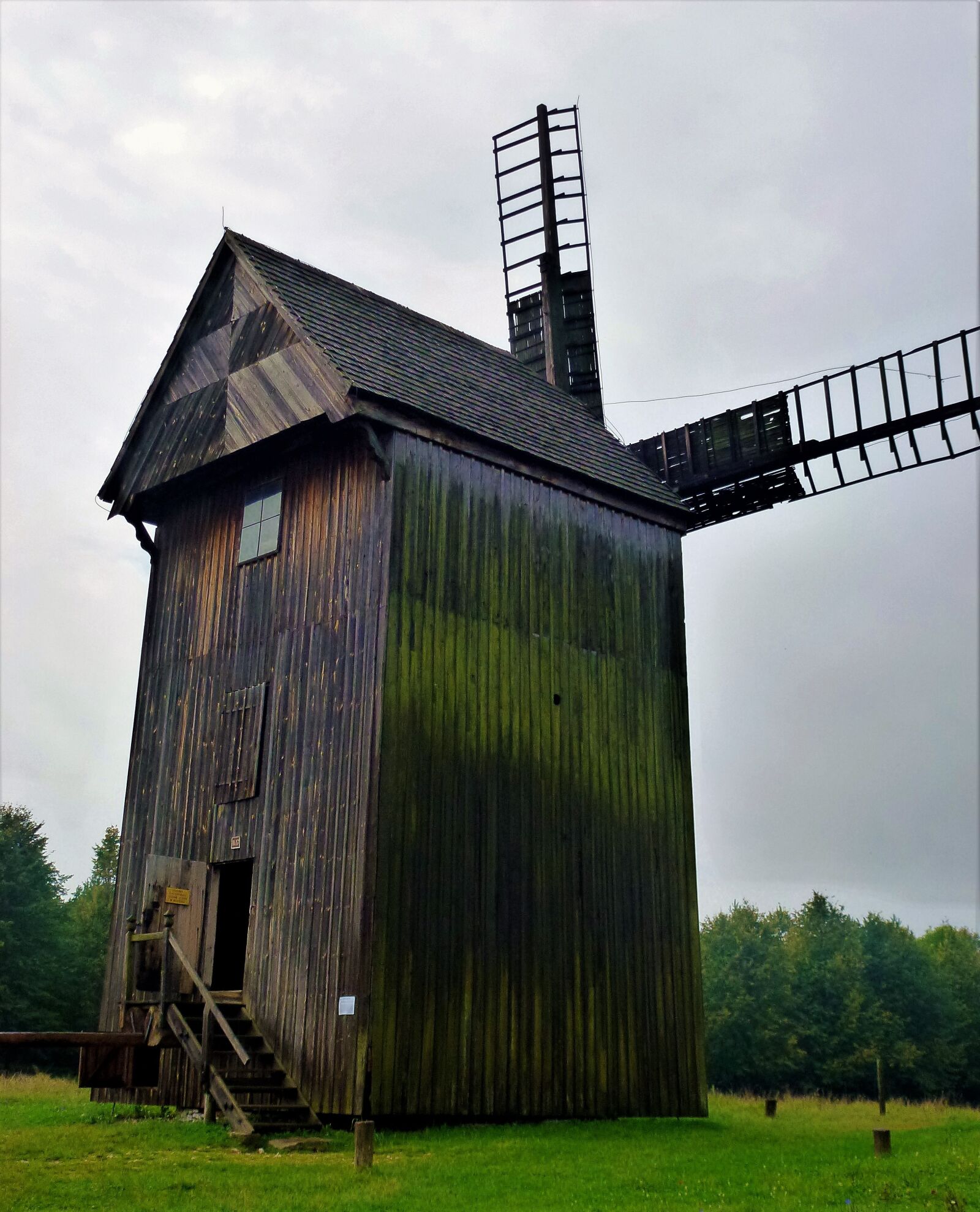 Panasonic Lumix DMC-ZS10 (Lumix DMC-TZ20 / Lumix DMC-TZ22) sample photo. Architecture, poland, mill photography