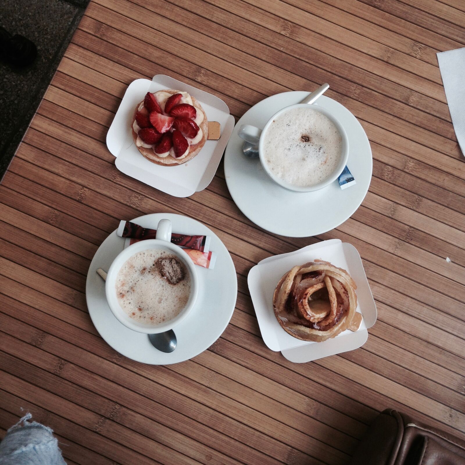 iPhone 5c back camera 4.12mm f/2.4 sample photo. Breakfast, cafes, cake, coffe photography