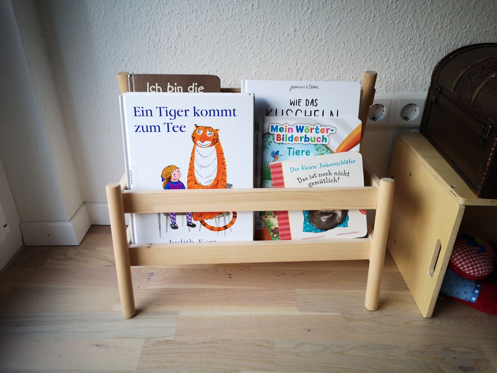 HUAWEI CLT-L29 sample photo. Bookshelf, children's room, children's photography