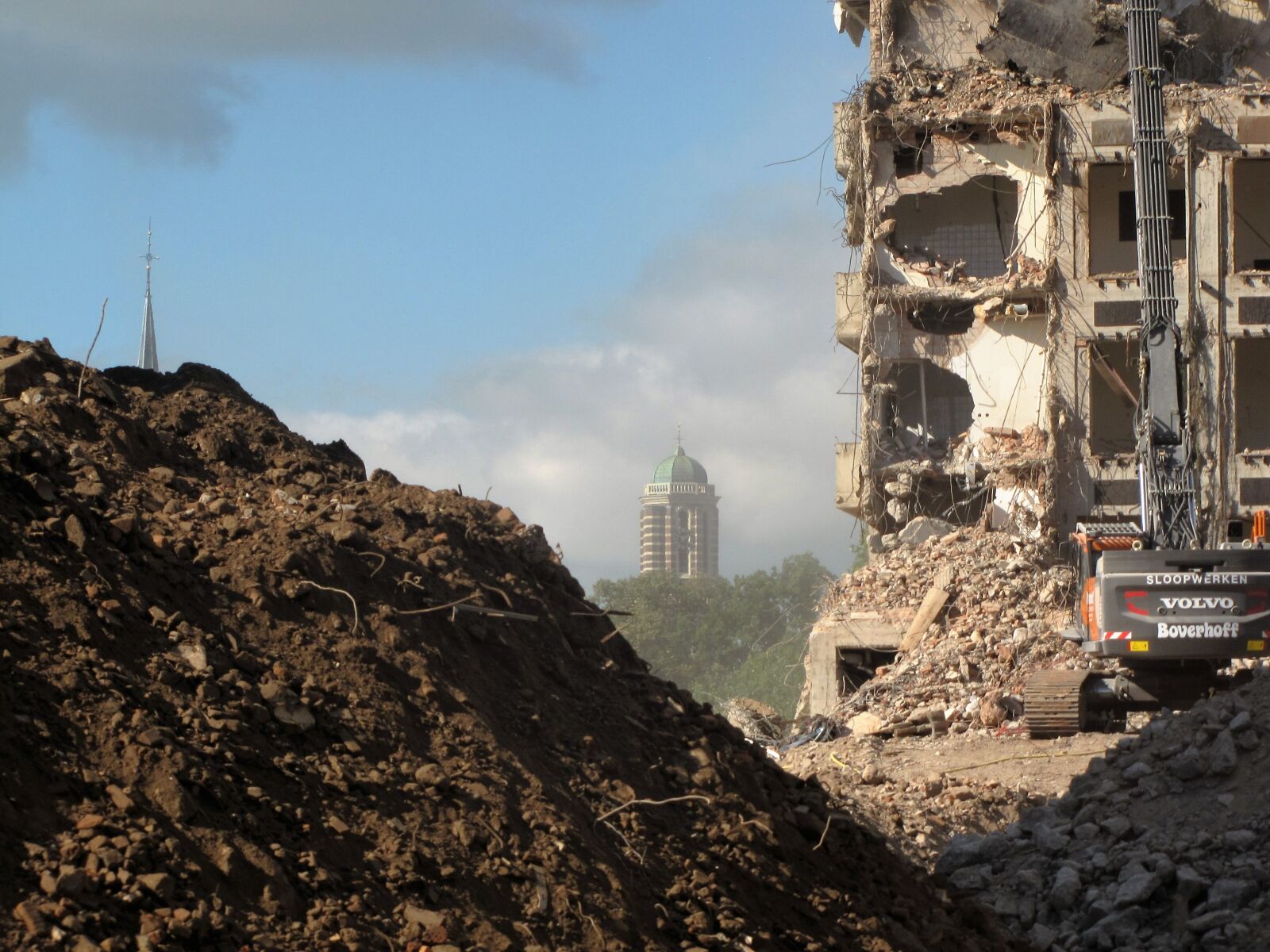 Canon PowerShot SX10 IS sample photo. Mess, demolition, building demolition photography