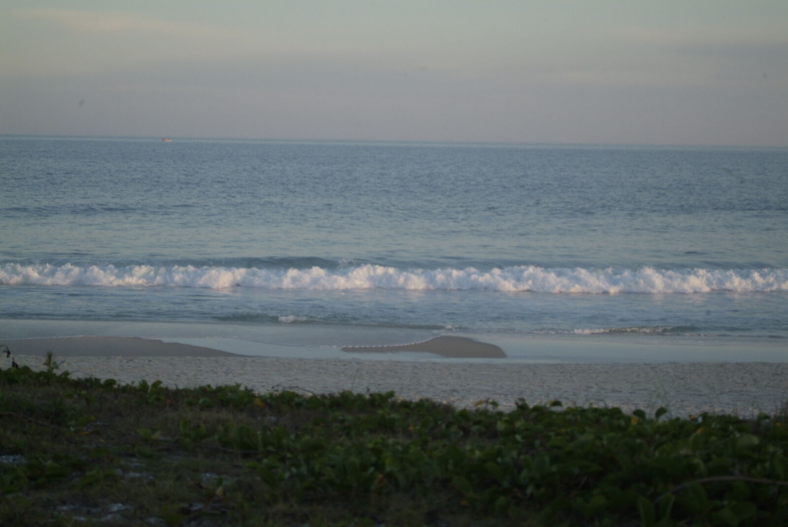 Fujifilm FinePix S3 Pro sample photo. Beach, ocean photography