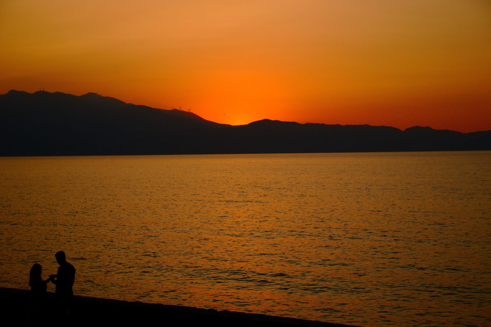 Canon EOS 800D (EOS Rebel T7i / EOS Kiss X9i) sample photo. Sunset, sea, water photography