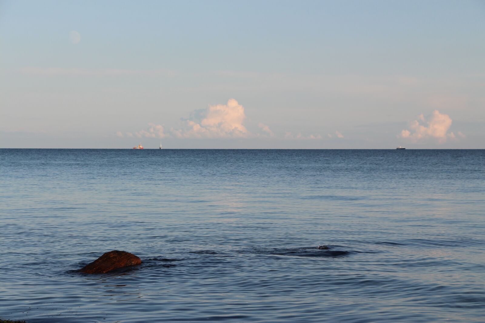 Canon EOS 650D (EOS Rebel T4i / EOS Kiss X6i) sample photo. Water, sea, by the photography