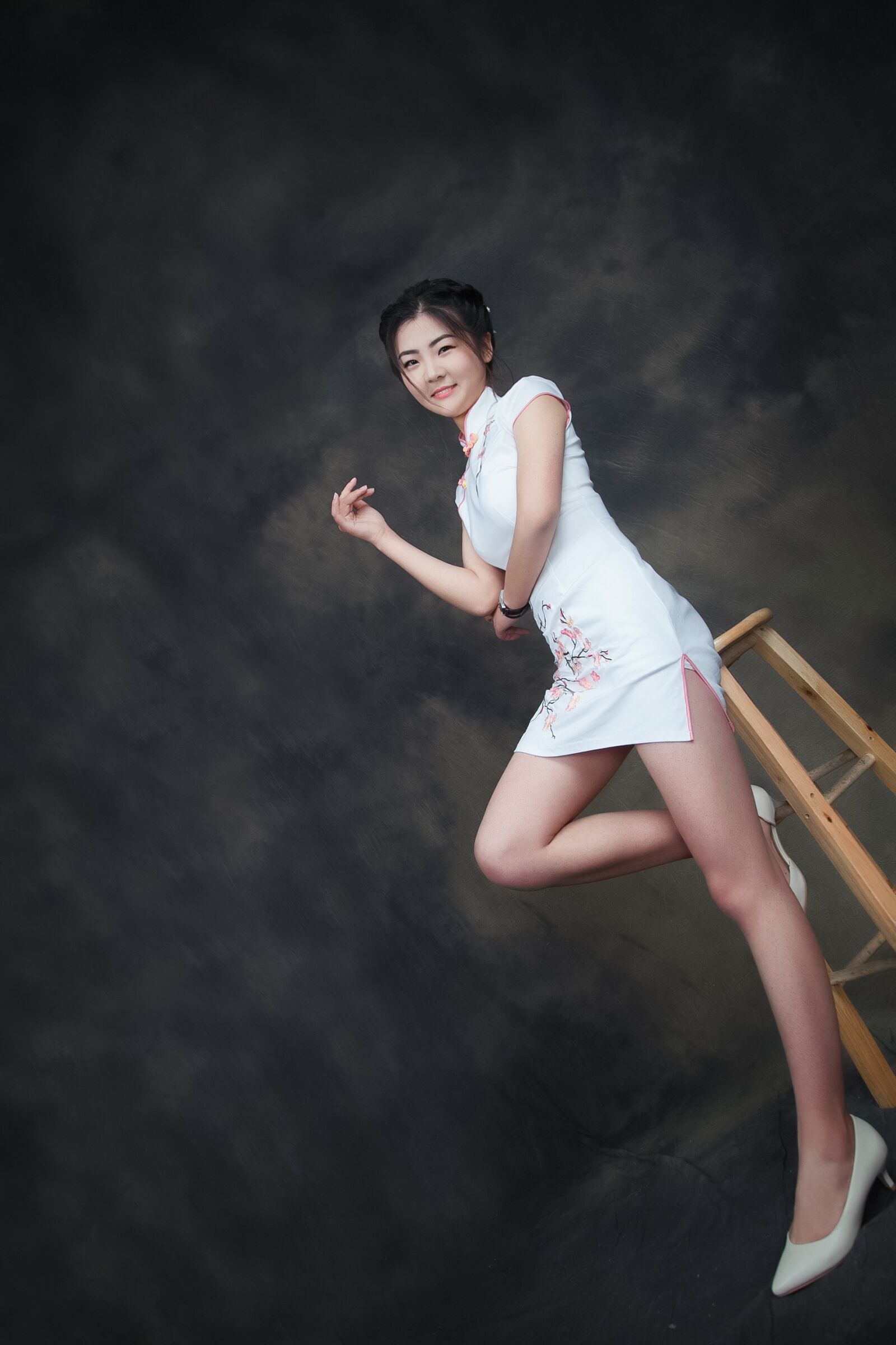 Canon EOS 5D Mark II sample photo. Cheongsam, smile, artistic photos photography