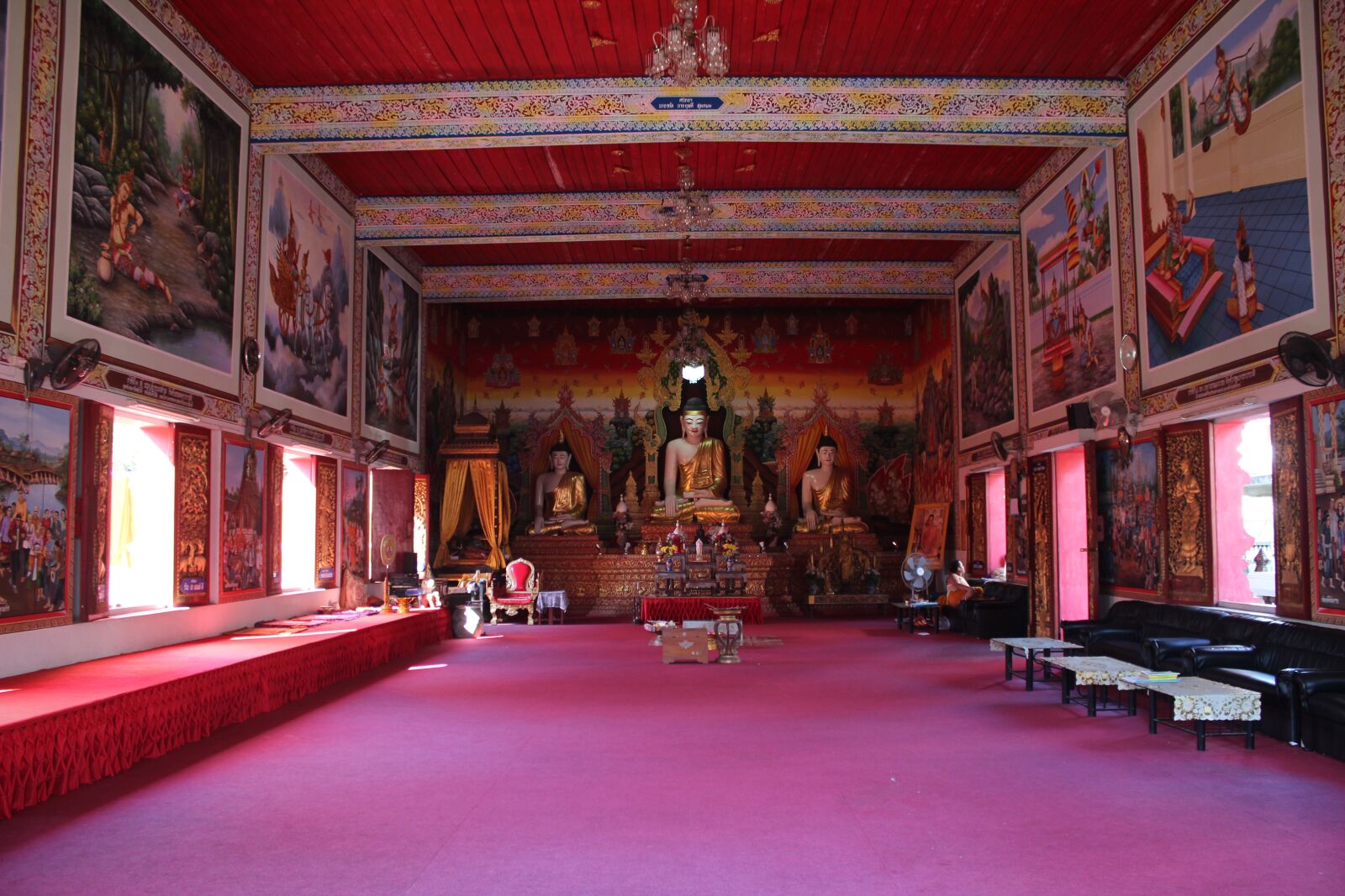 Canon EOS 600D (Rebel EOS T3i / EOS Kiss X5) sample photo. Buddhist, temple, interior photography