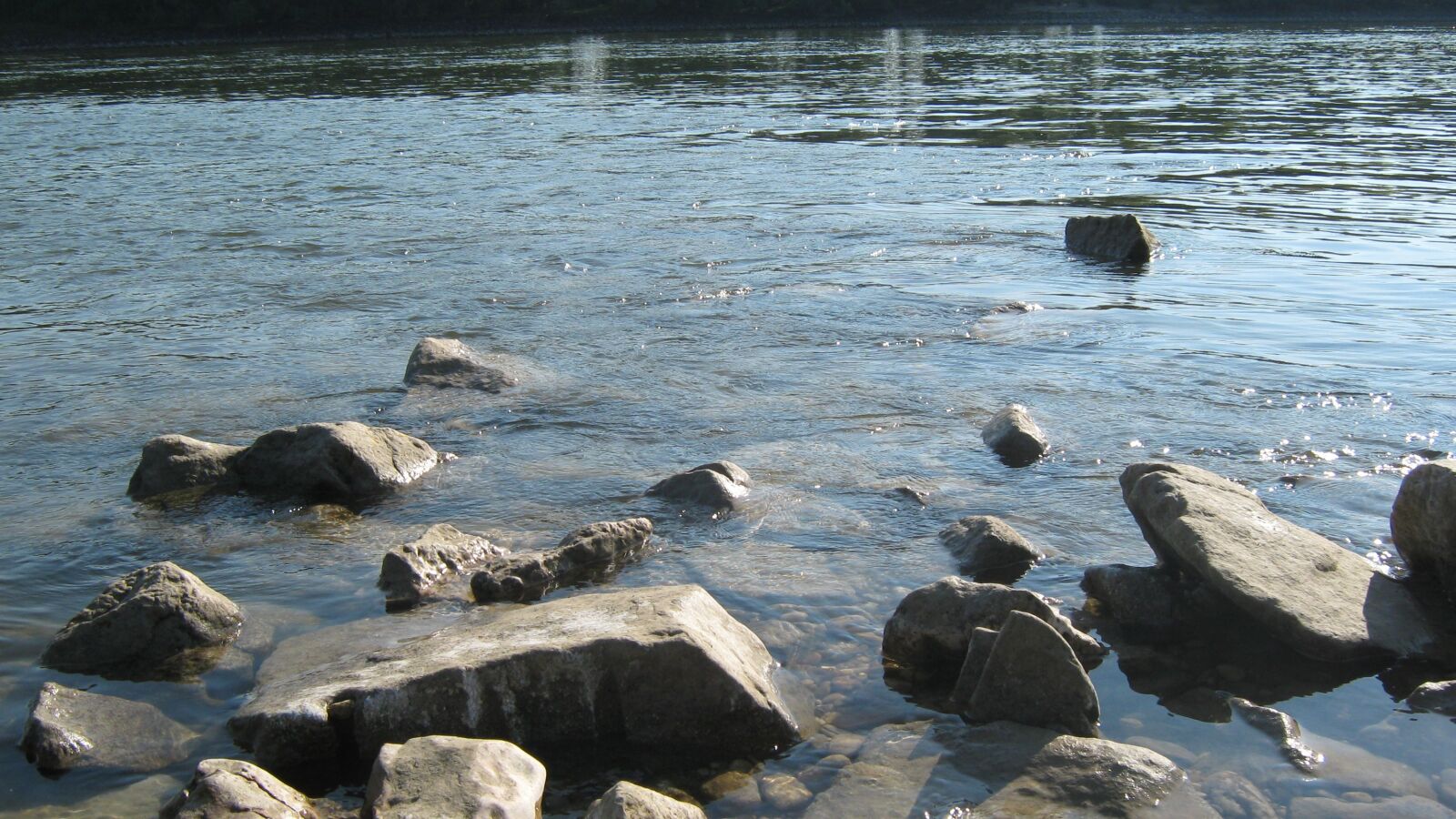 Canon PowerShot A470 sample photo. Cliff, danube, water photography