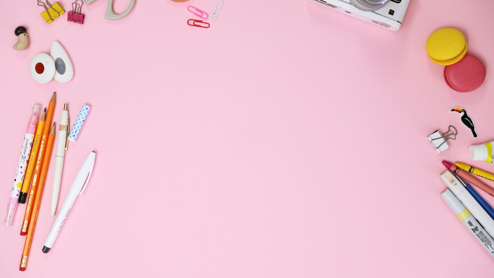 Canon EOS 5D Mark IV sample photo. Pink, macaroon, colored pencil photography