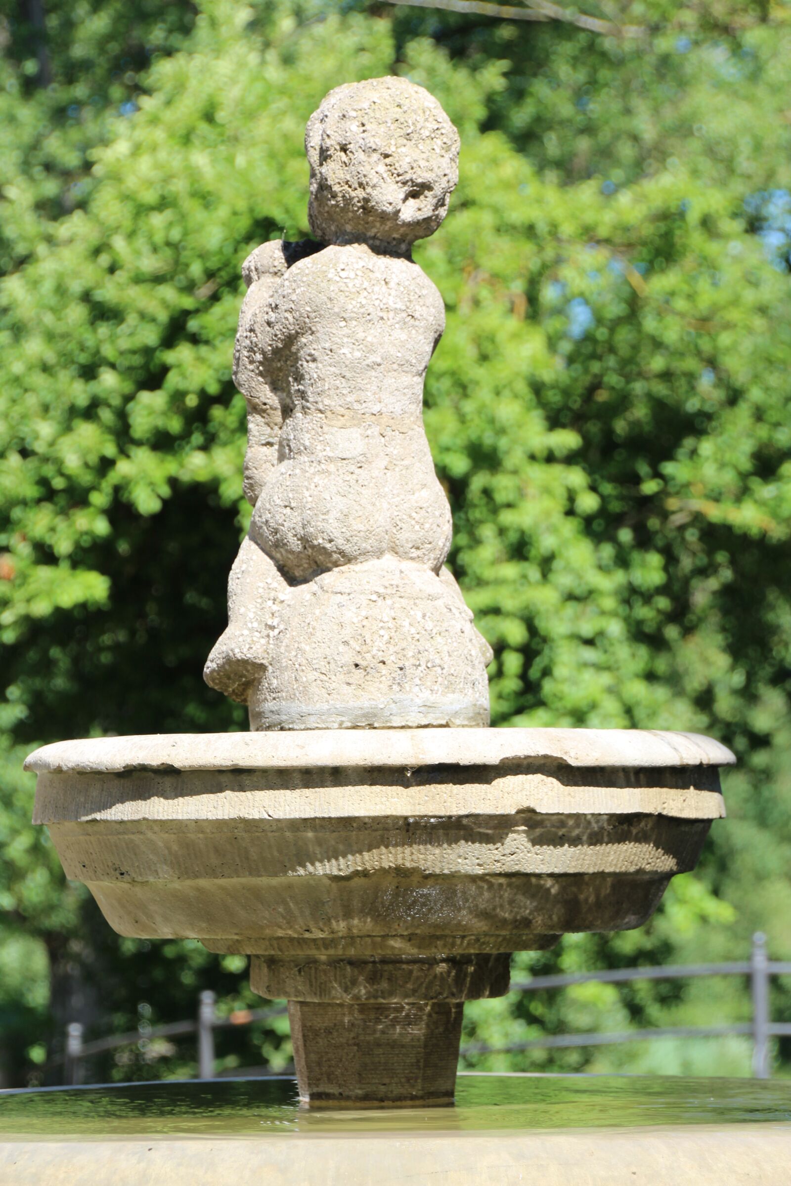 Canon EOS 1200D (EOS Rebel T5 / EOS Kiss X70 / EOS Hi) sample photo. Fountain, stone figure, wells photography