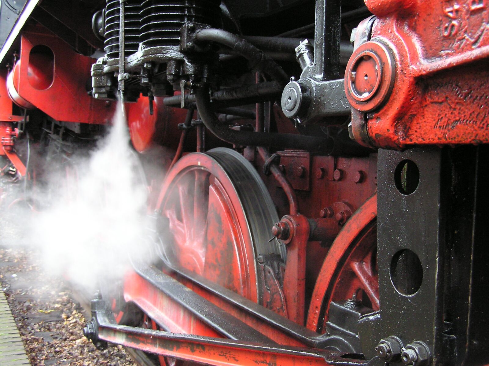 Olympus C750UZ sample photo. Steam, train, track photography