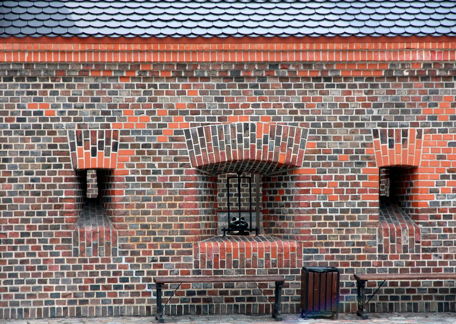Canon EOS 650D (EOS Rebel T4i / EOS Kiss X6i) sample photo. Brick wall, wall, lattice photography