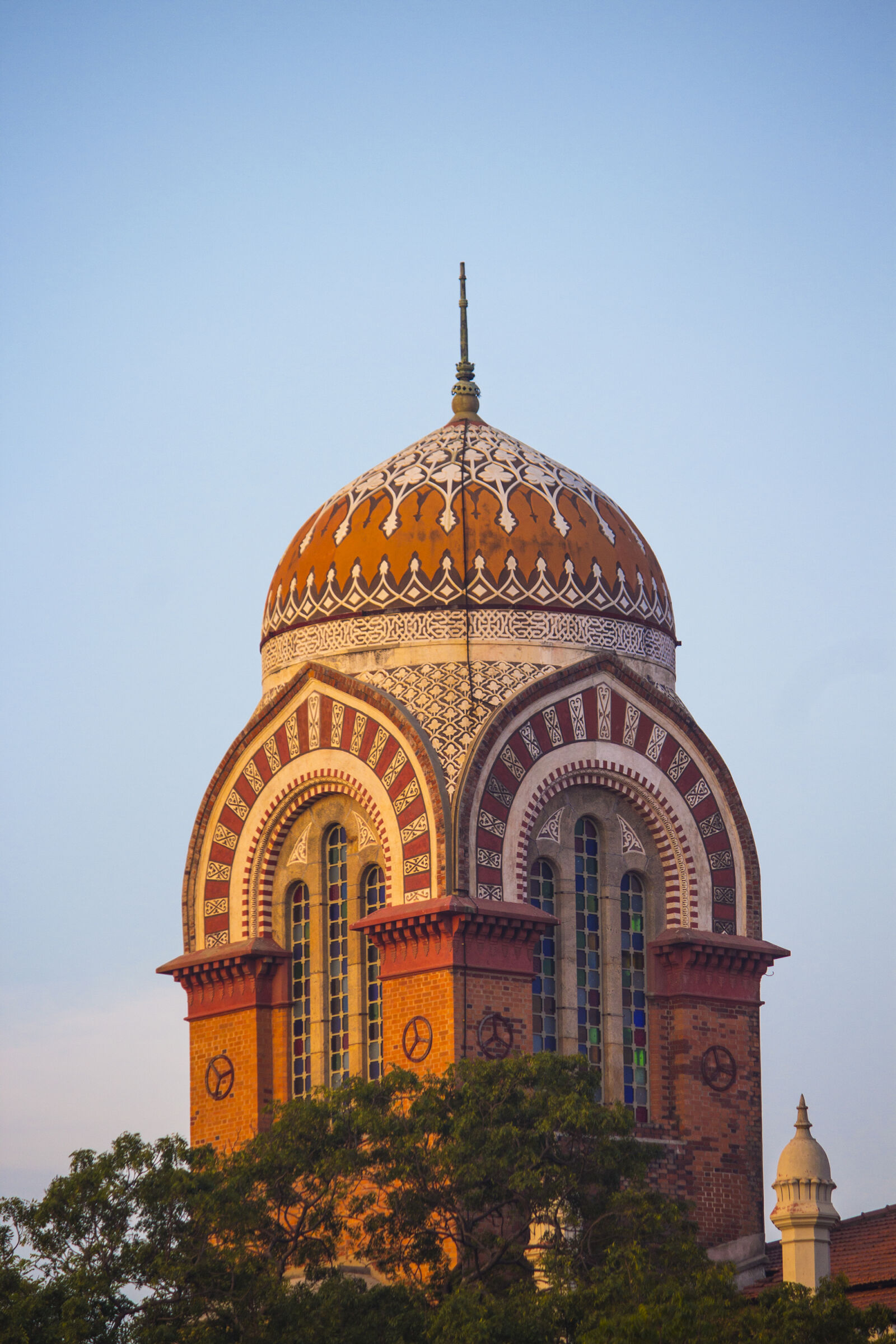 Canon EF-S 55-250mm F4-5.6 IS II sample photo. Arch, architecture, brick, building photography