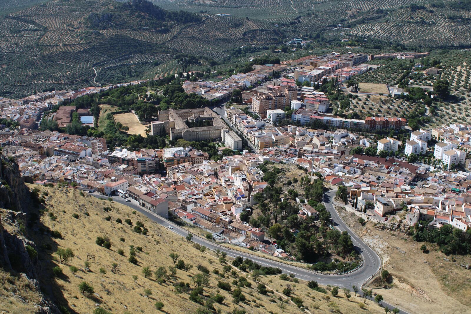 Canon EOS 2000D (EOS Rebel T7 / EOS Kiss X90 / EOS 1500D) sample photo. Jaen, city, andalusia photography