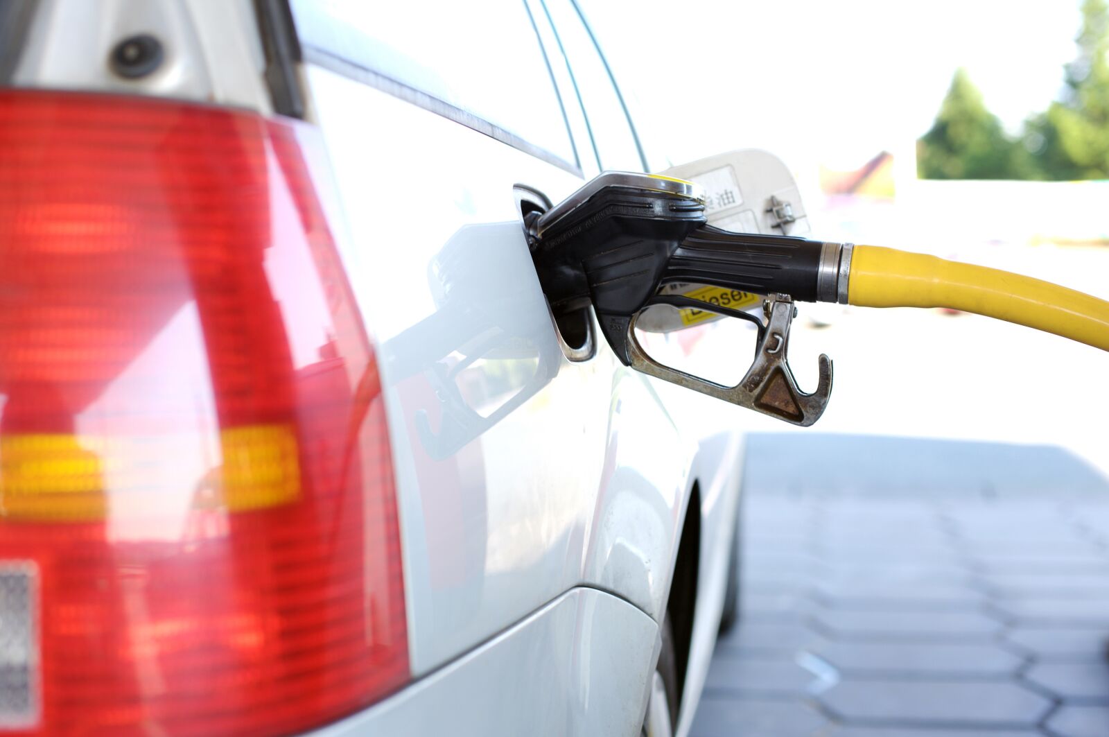 Canon EOS-1Ds Mark III sample photo. Refuel, petrol stations, gas photography