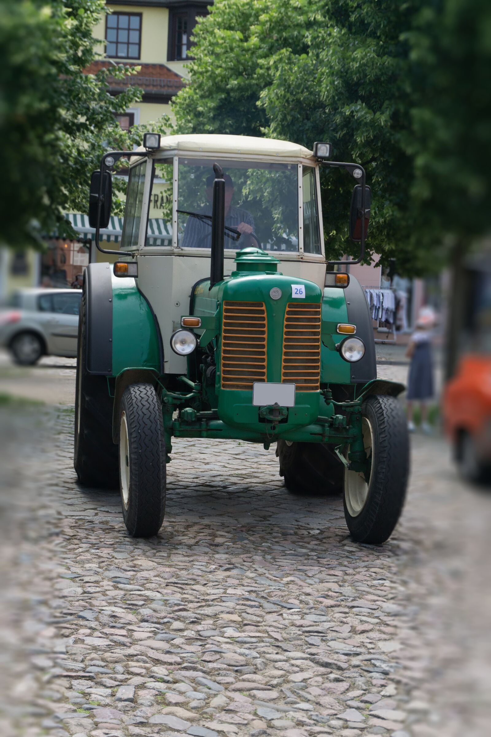 Sony E 16-50mm F3.5-5.6 PZ OSS sample photo. Tractor, old, oldtimer photography