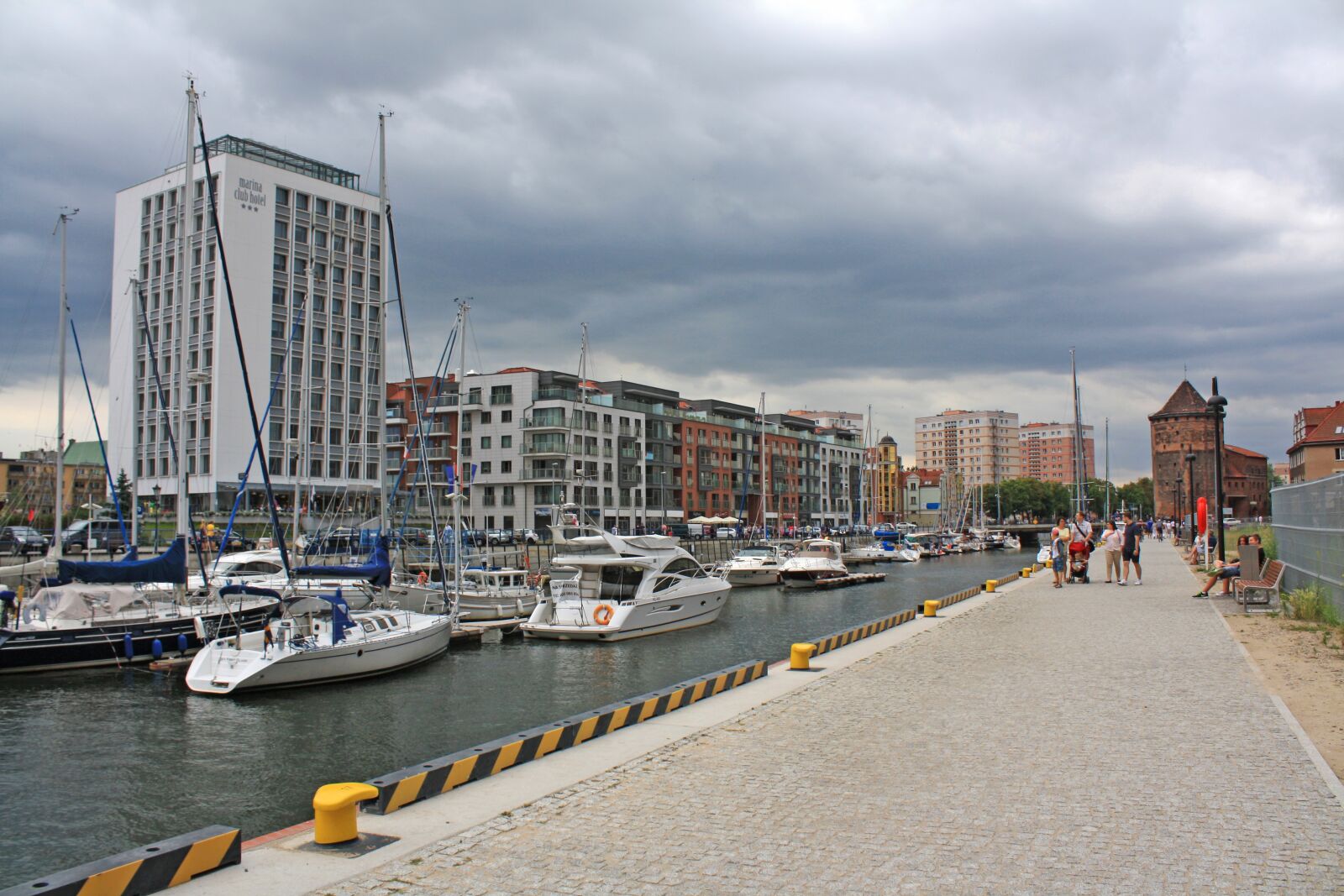 Canon EOS 1000D (EOS Digital Rebel XS / EOS Kiss F) sample photo. Gdansk, poland, tourism photography