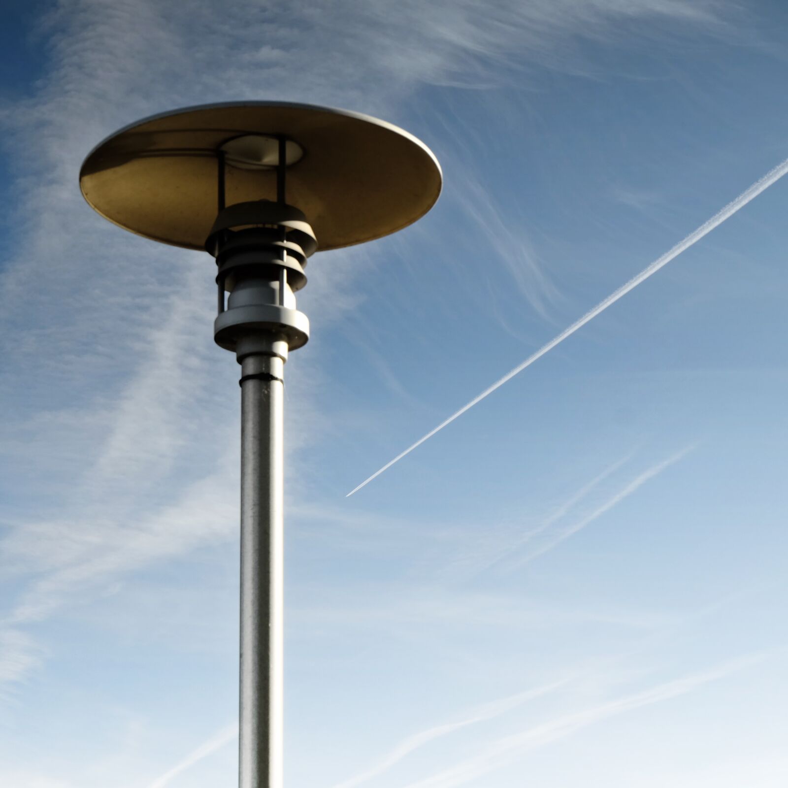 Fujifilm X-M1 sample photo. Lamp, sky, electricity photography
