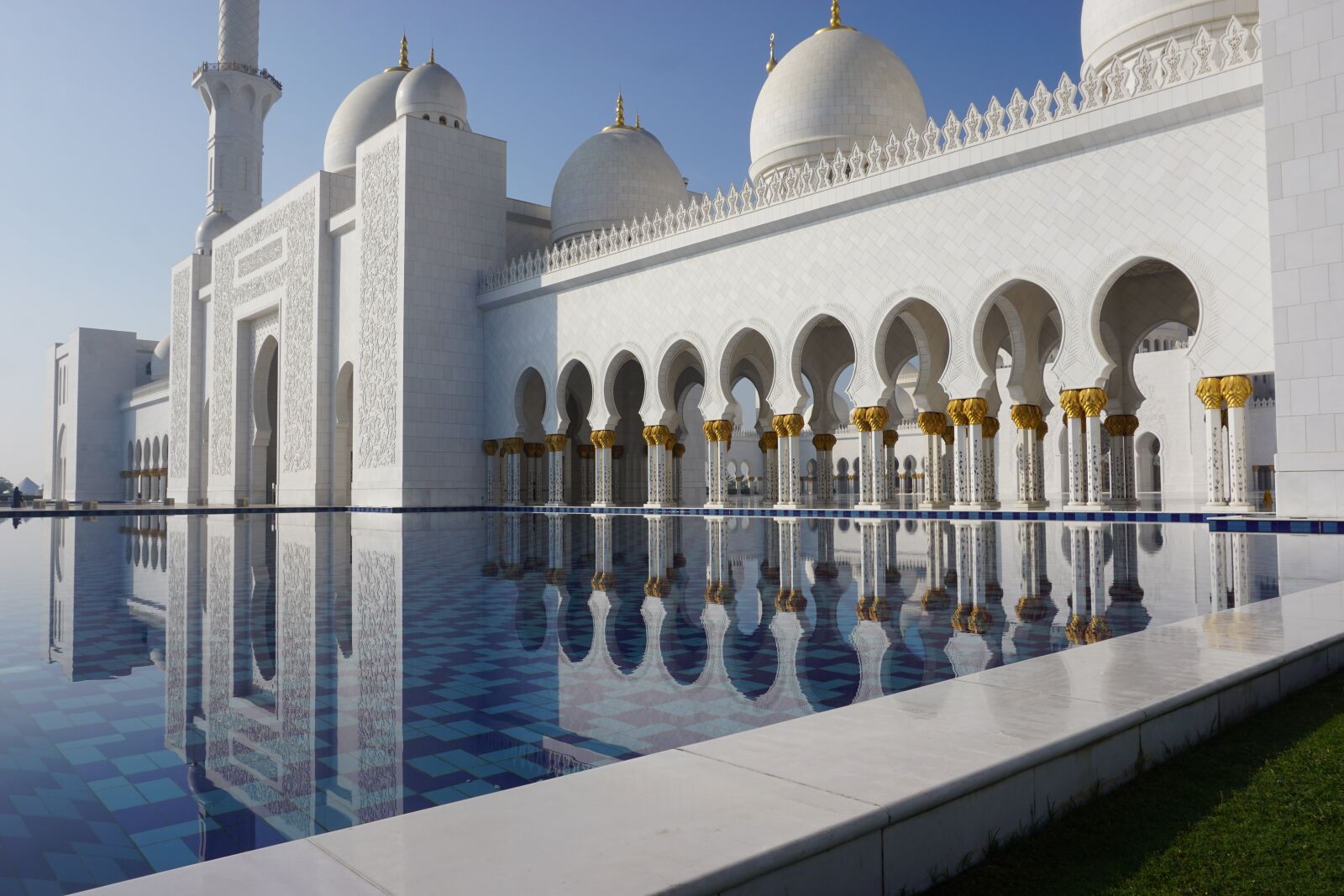 Sony a6000 sample photo. Mosque, arabian, white photography