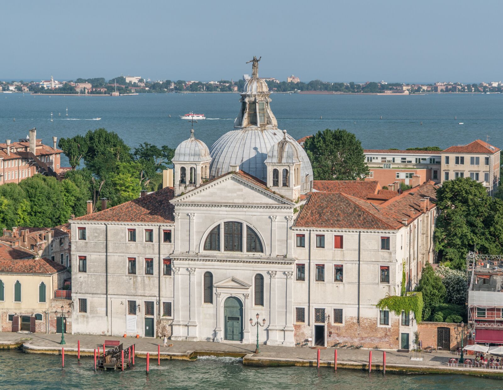Sony a7R II + Sony FE 24-240mm F3.5-6.3 OSS sample photo. Venice, cruise, mediterranean photography
