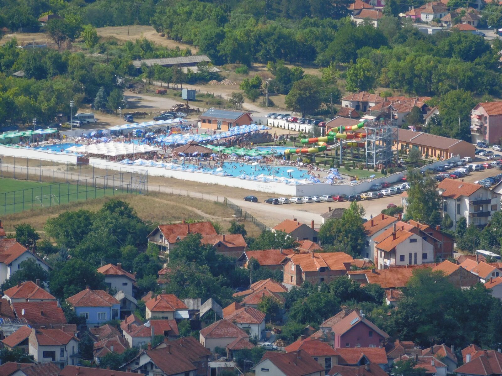 Nikon Coolpix L840 sample photo. Settlement, landscape, pool photography