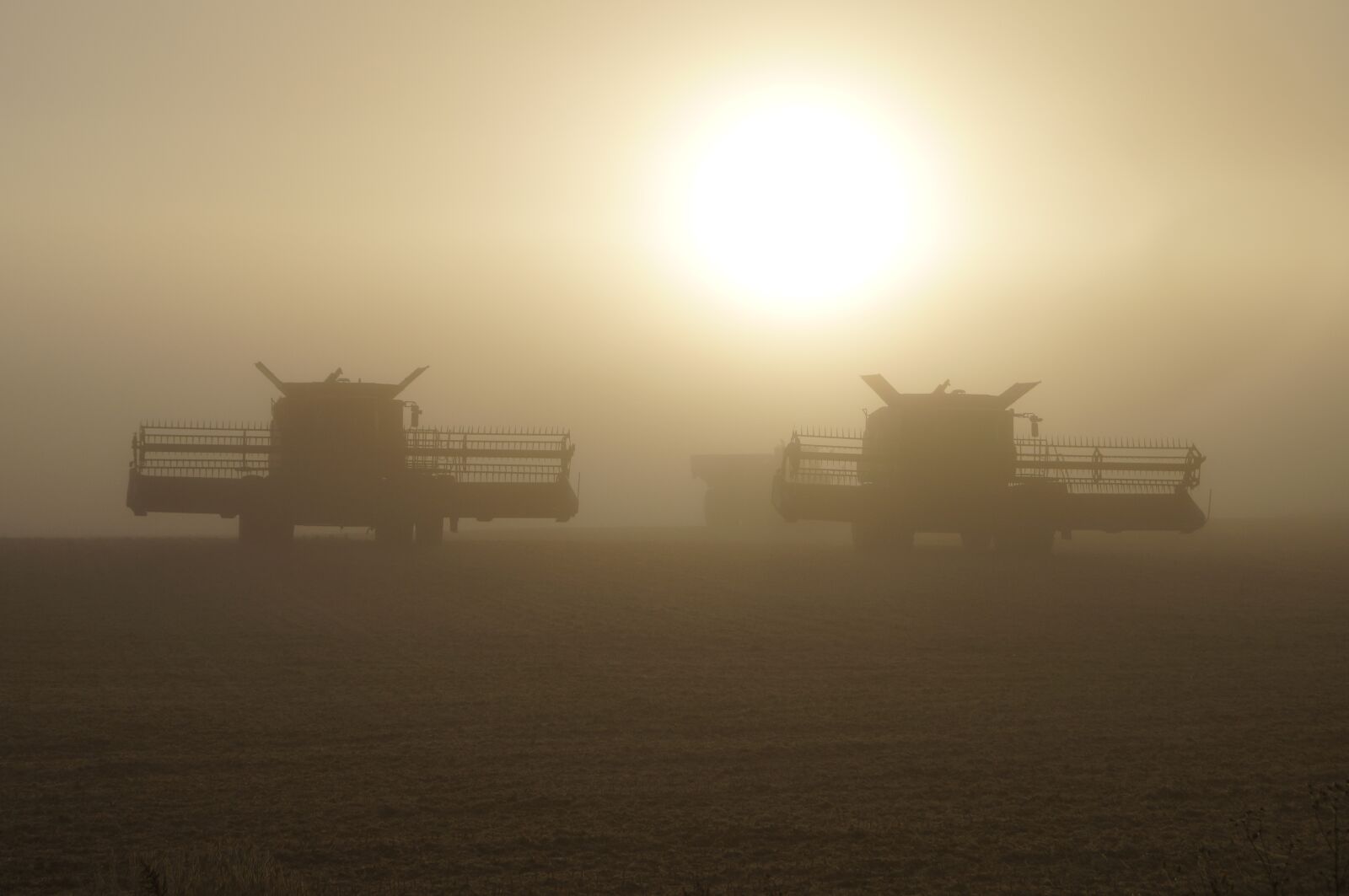 Sony SLT-A57 sample photo. Combine, harvest, agriculture photography