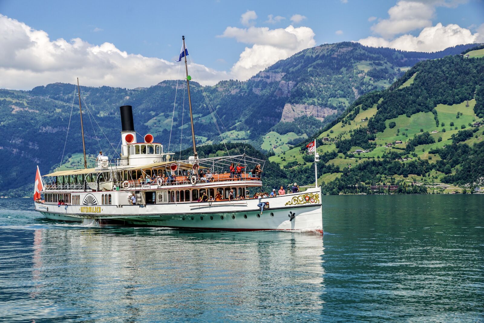 Sony ILCA-77M2 + Sony DT 18-135mm F3.5-5.6 SAM sample photo. Steamboat, lake lucerne region photography