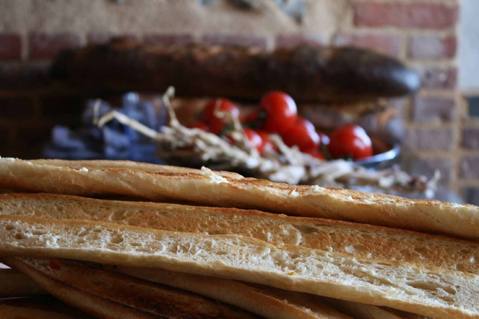 Canon EOS 400D (EOS Digital Rebel XTi / EOS Kiss Digital X) sample photo. Baguette, bread, eat photography